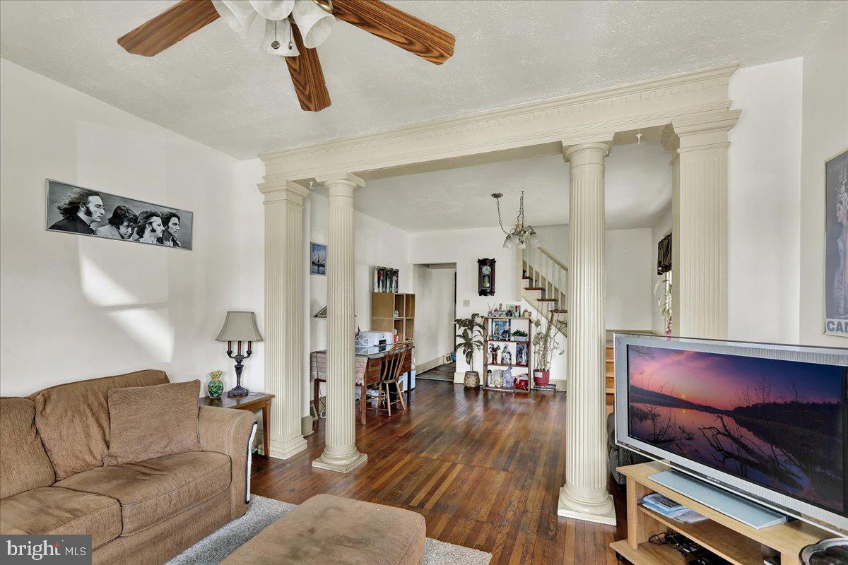 47 W LINCOLN AVENUE