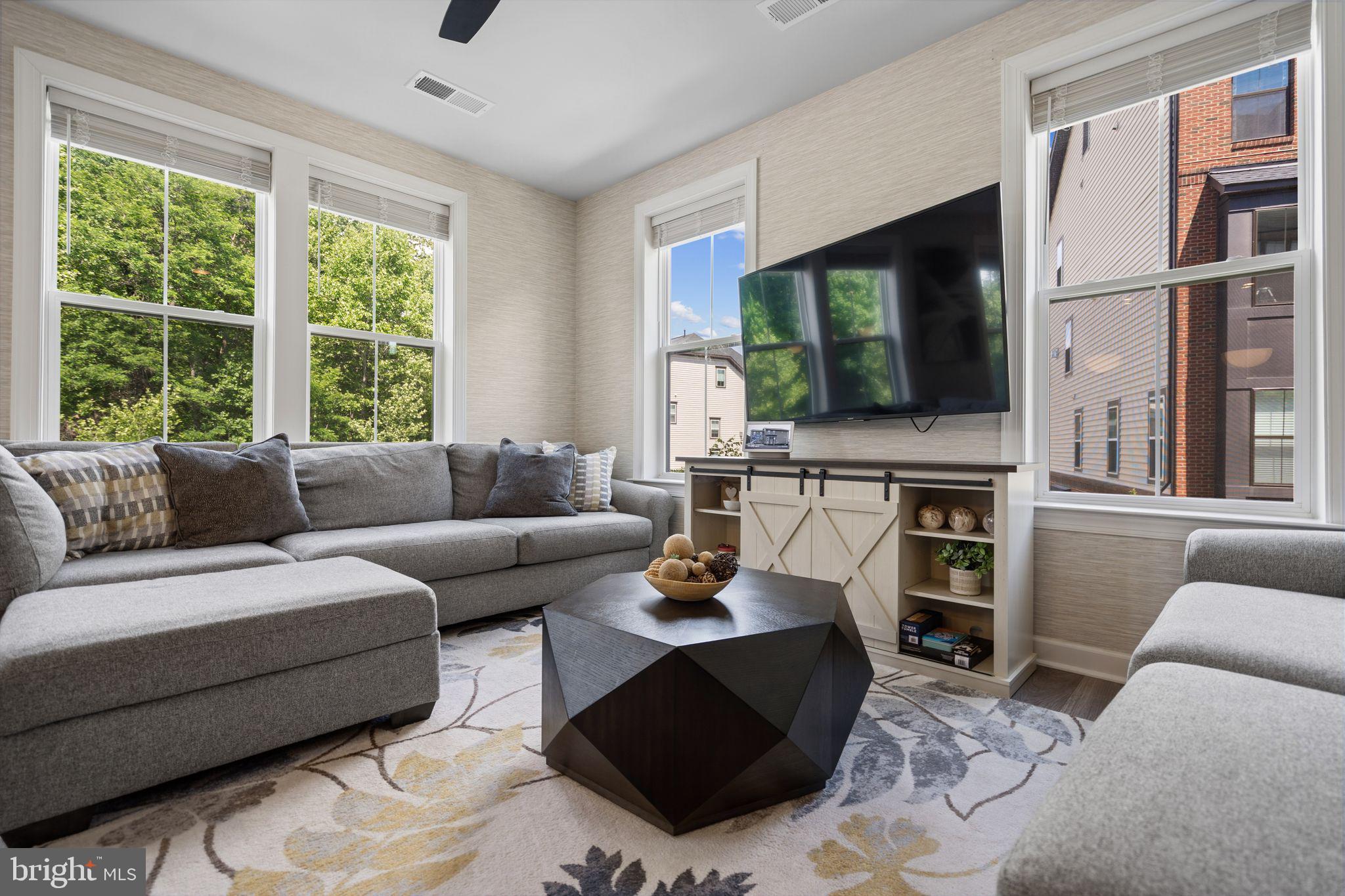 PENDER OAKS - Residential