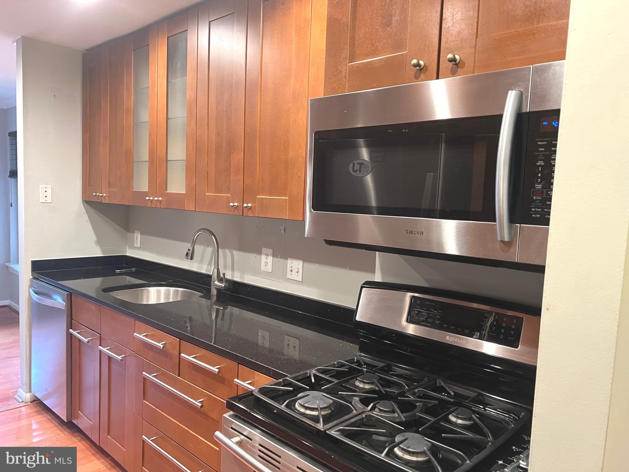 FAIRFIELD COMMONS - Residential