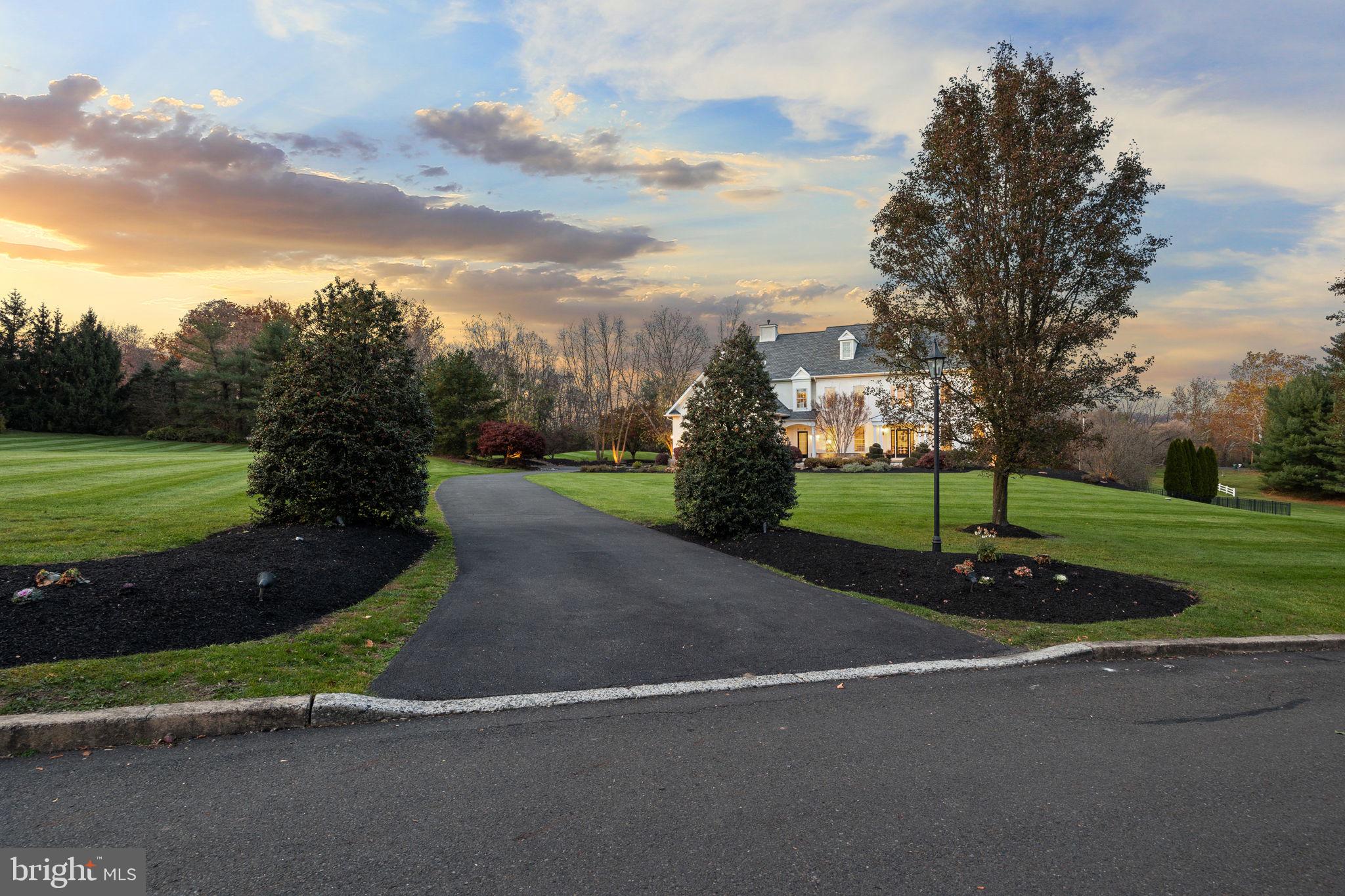 WINDY HOLLOW - Residential