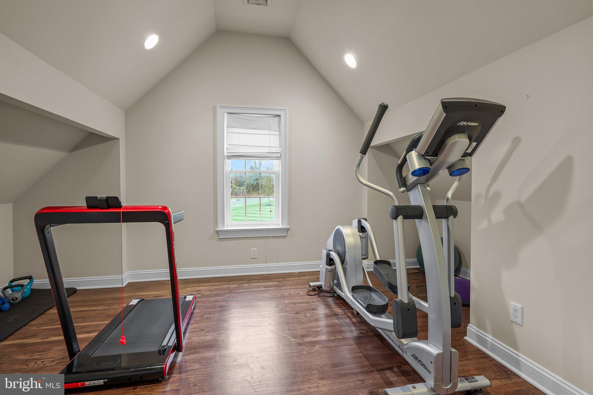 WINDY HOLLOW - Residential