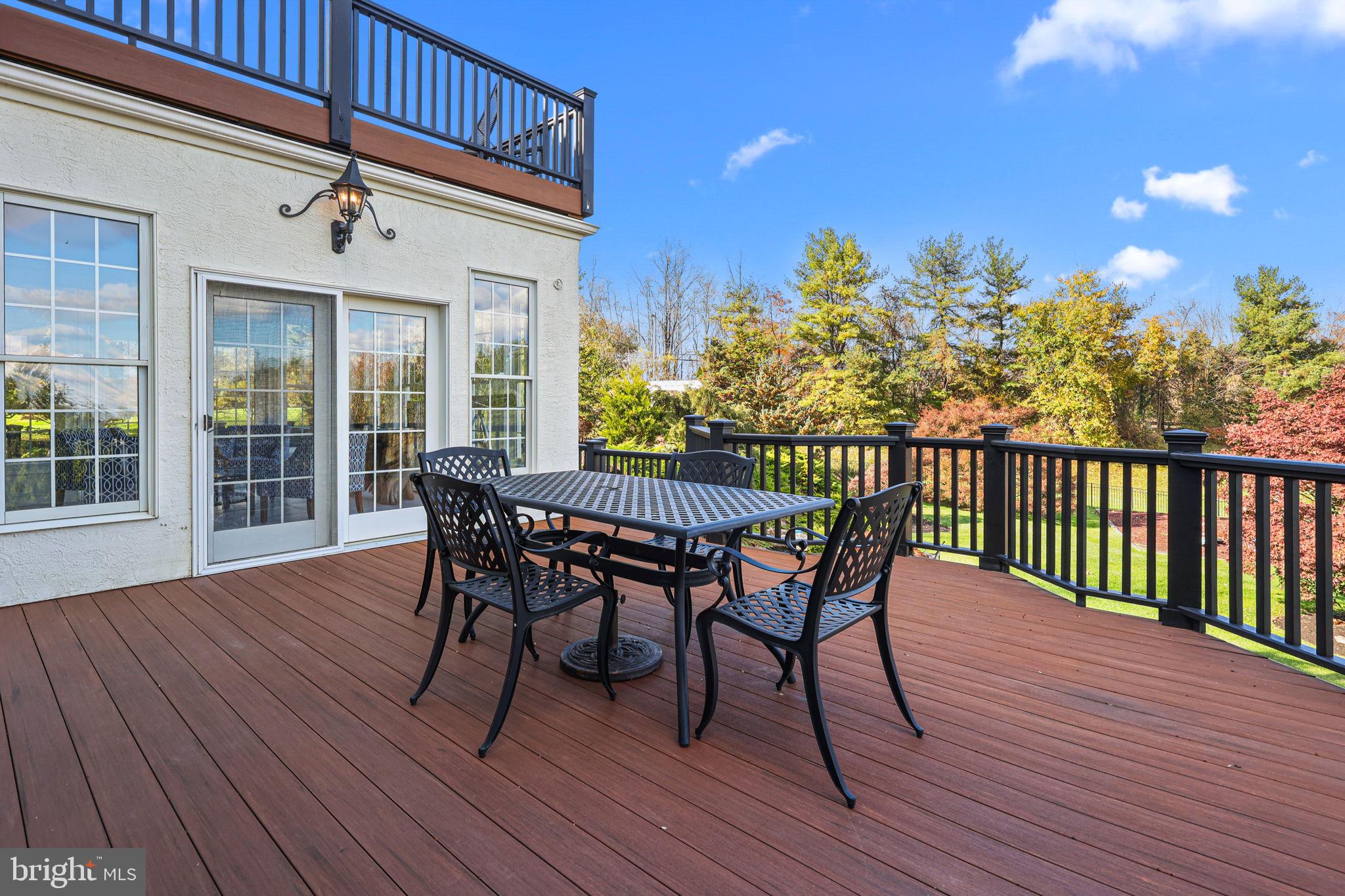 WINDY HOLLOW - Residential