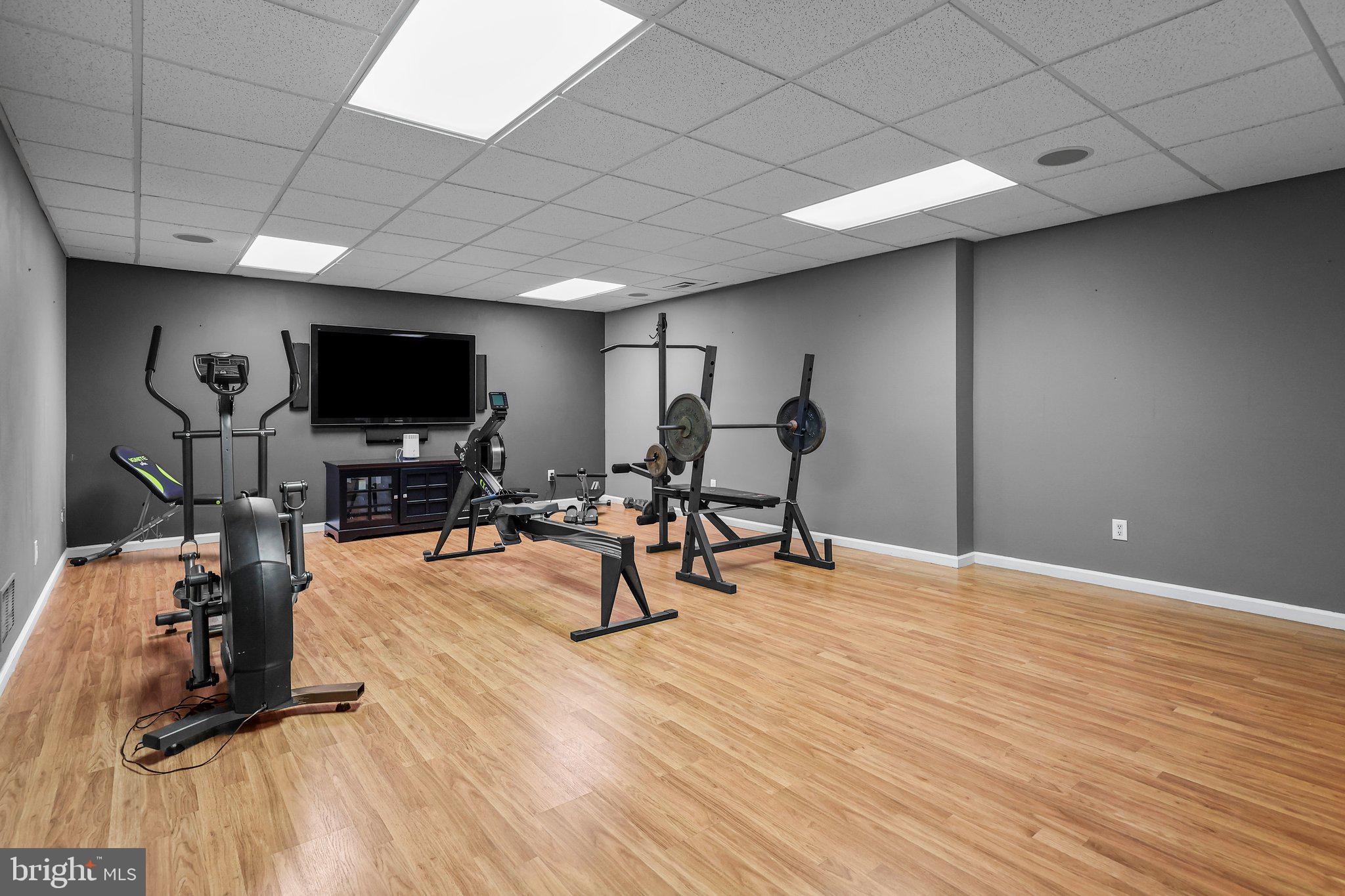 WINDY HOLLOW - Residential