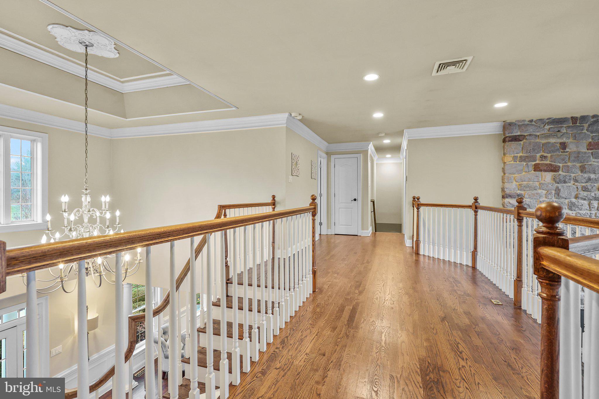 WINDY HOLLOW - Residential