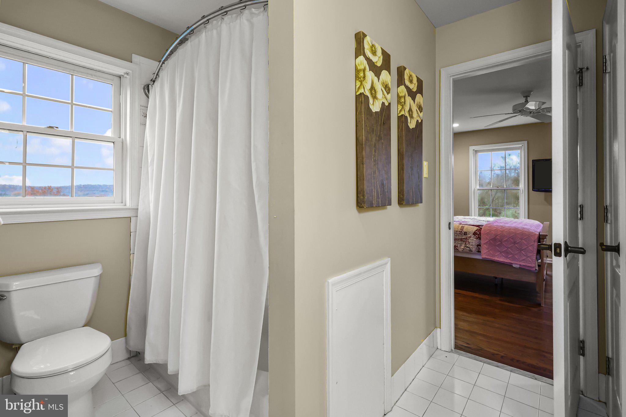 WINDY HOLLOW - Residential