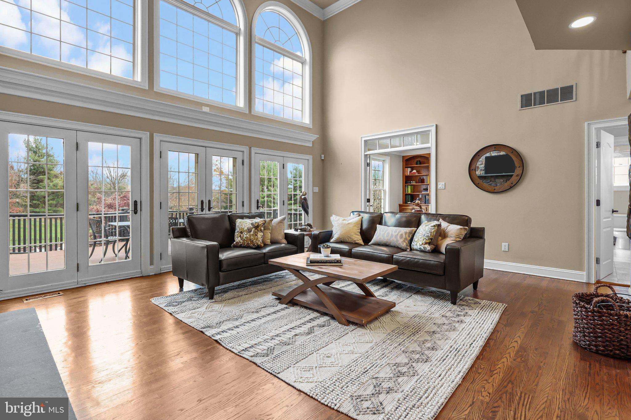 WINDY HOLLOW - Residential