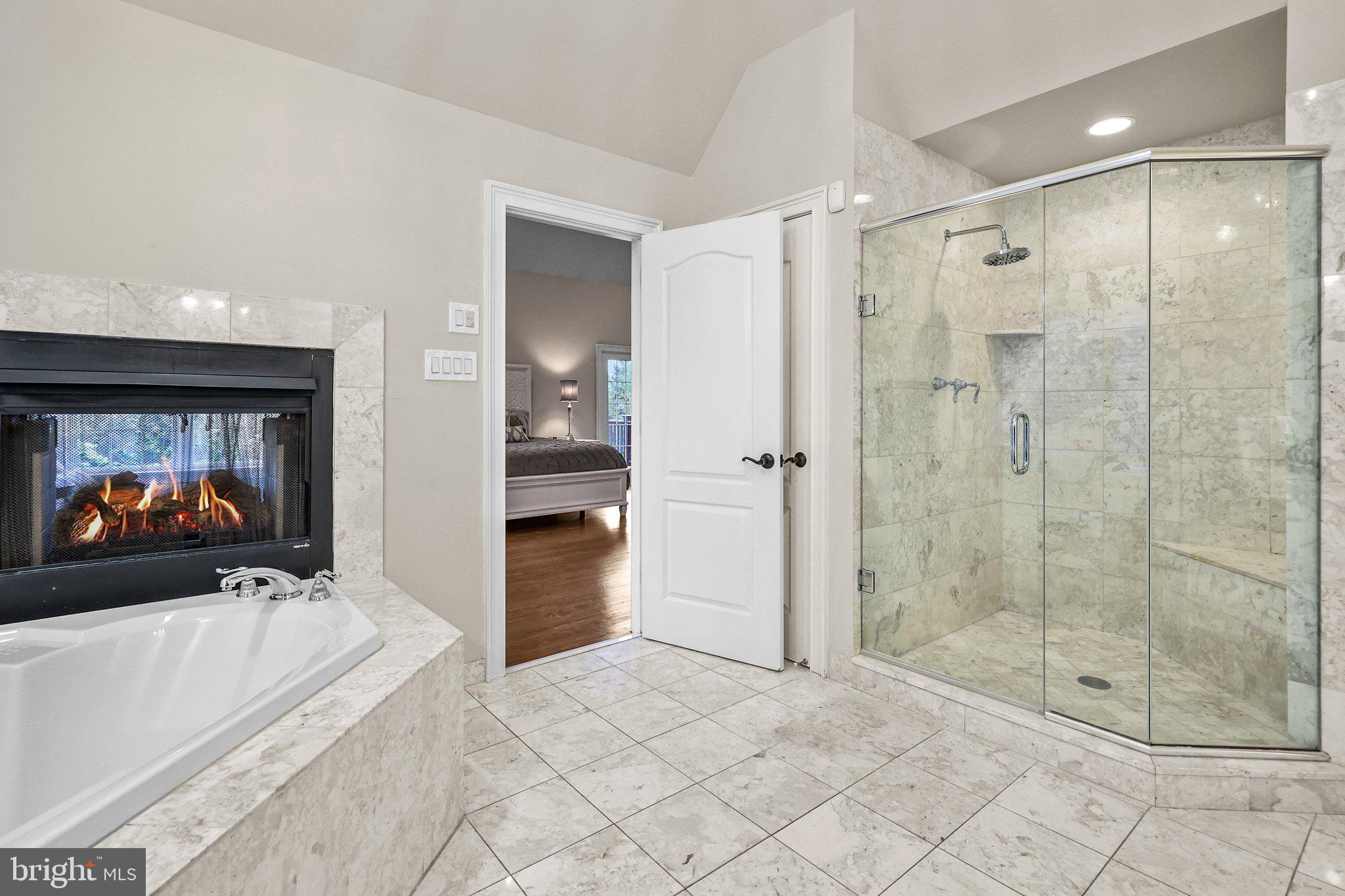 WINDY HOLLOW - Residential