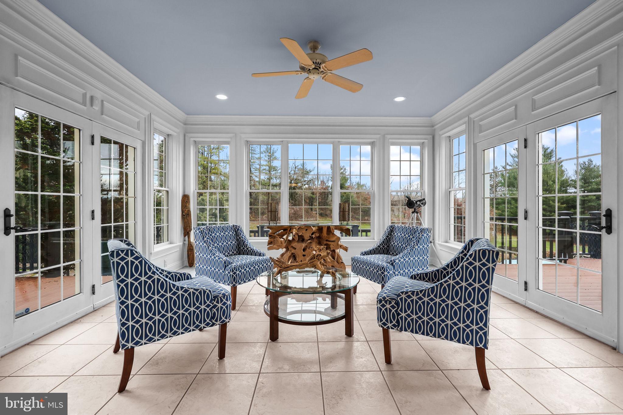 WINDY HOLLOW - Residential