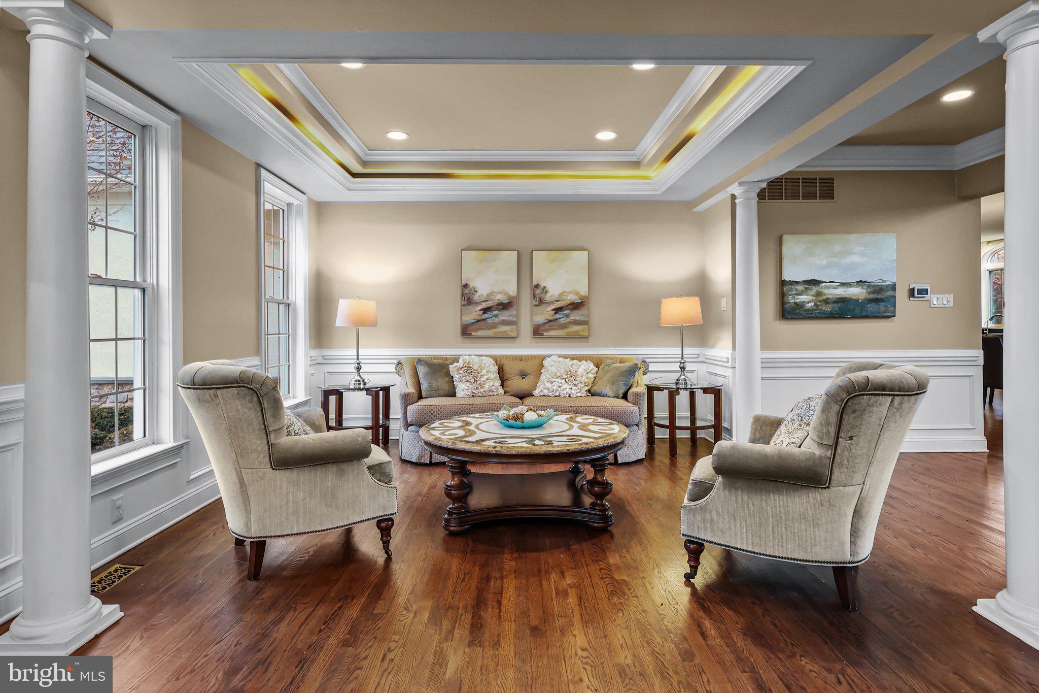 WINDY HOLLOW - Residential