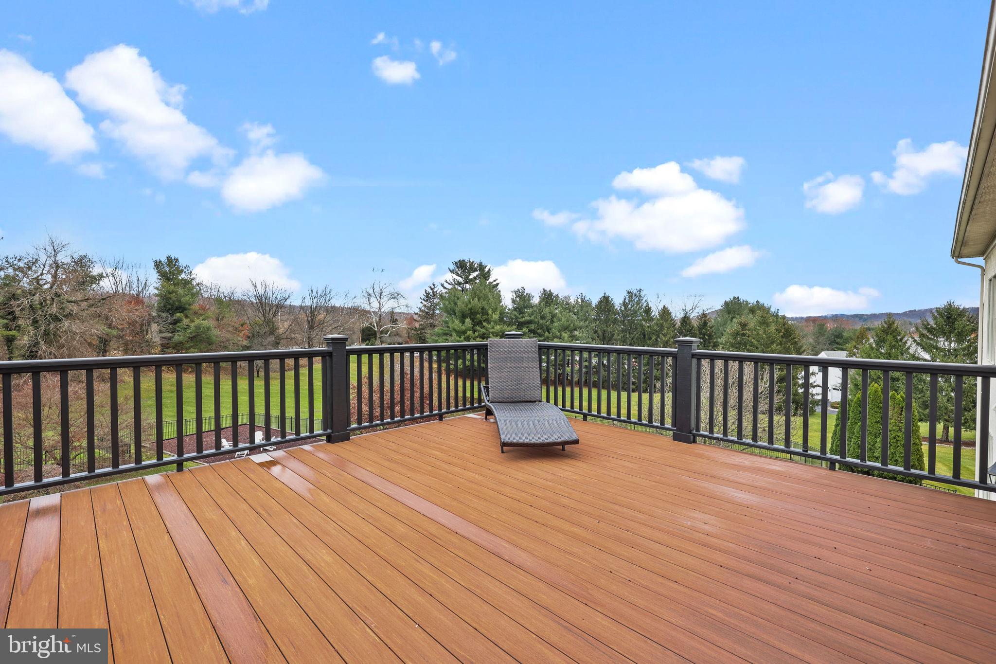 WINDY HOLLOW - Residential