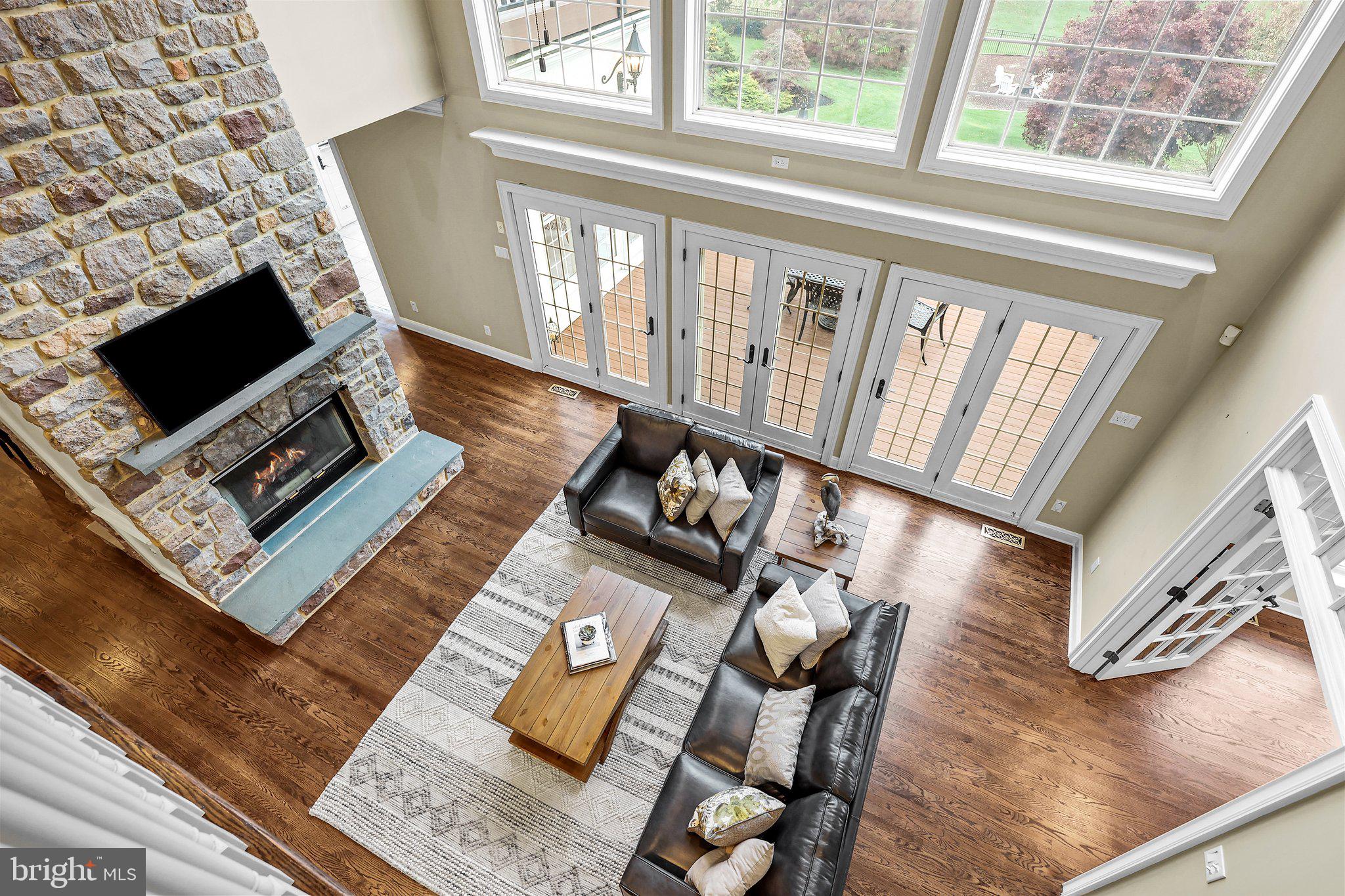 WINDY HOLLOW - Residential