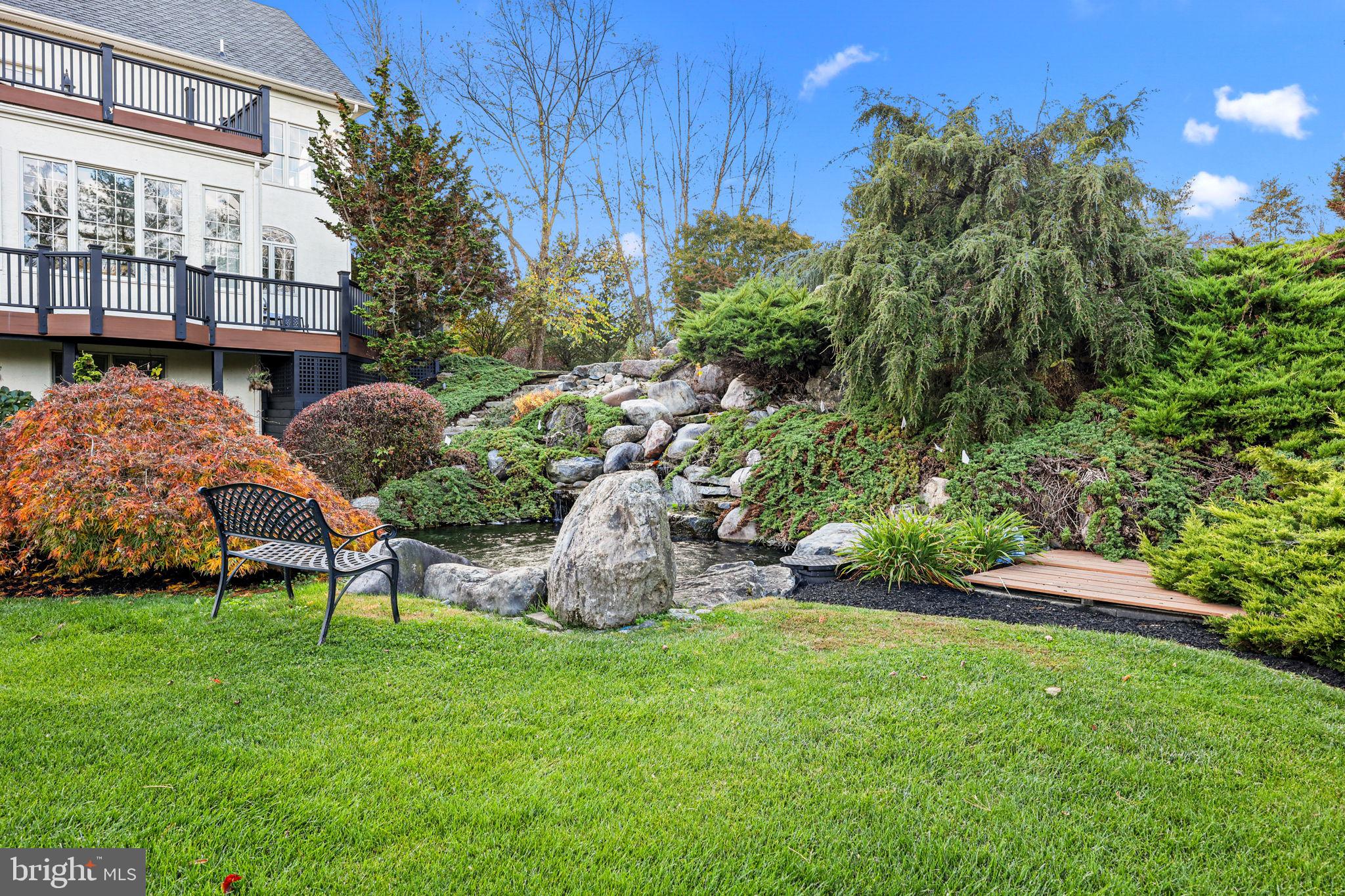 WINDY HOLLOW - Residential