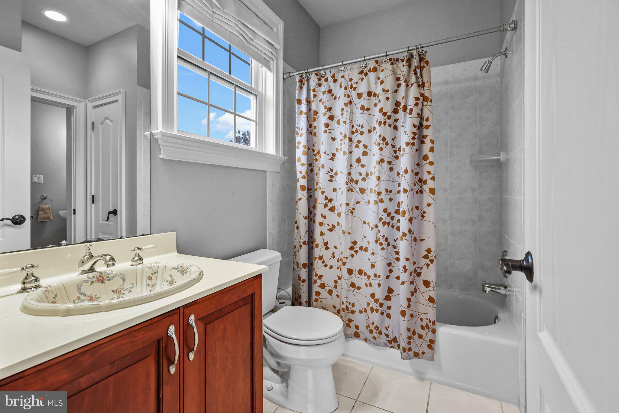 WINDY HOLLOW - Residential