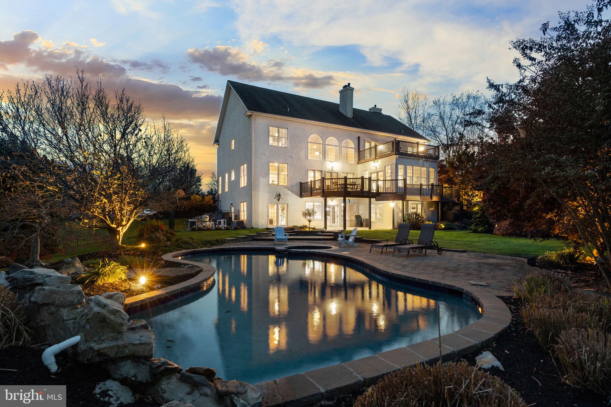 WINDY HOLLOW - Residential