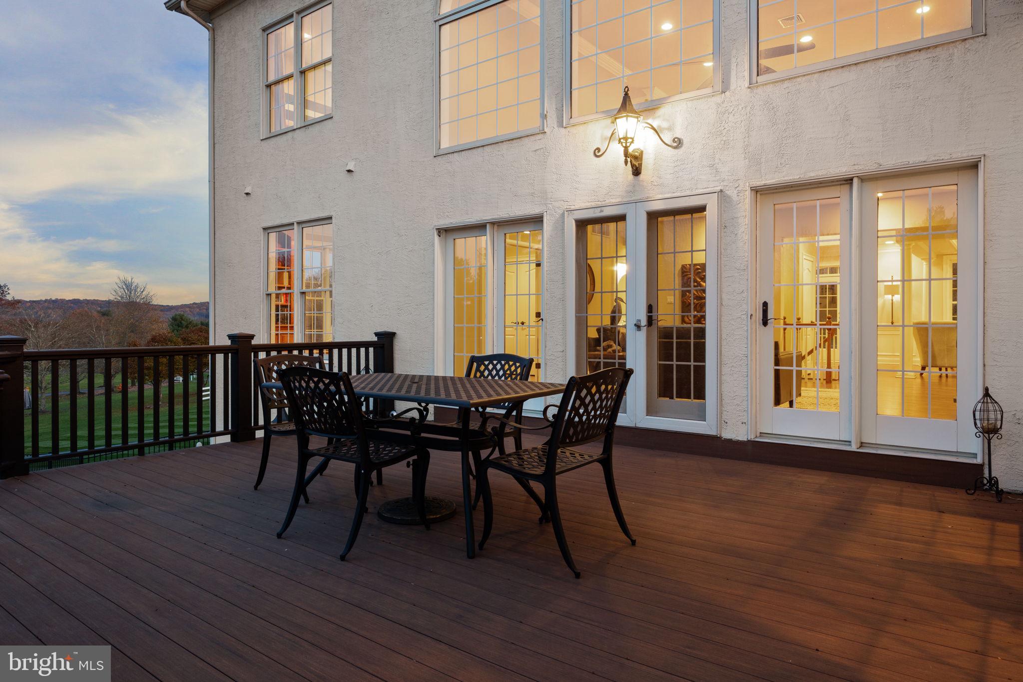 WINDY HOLLOW - Residential