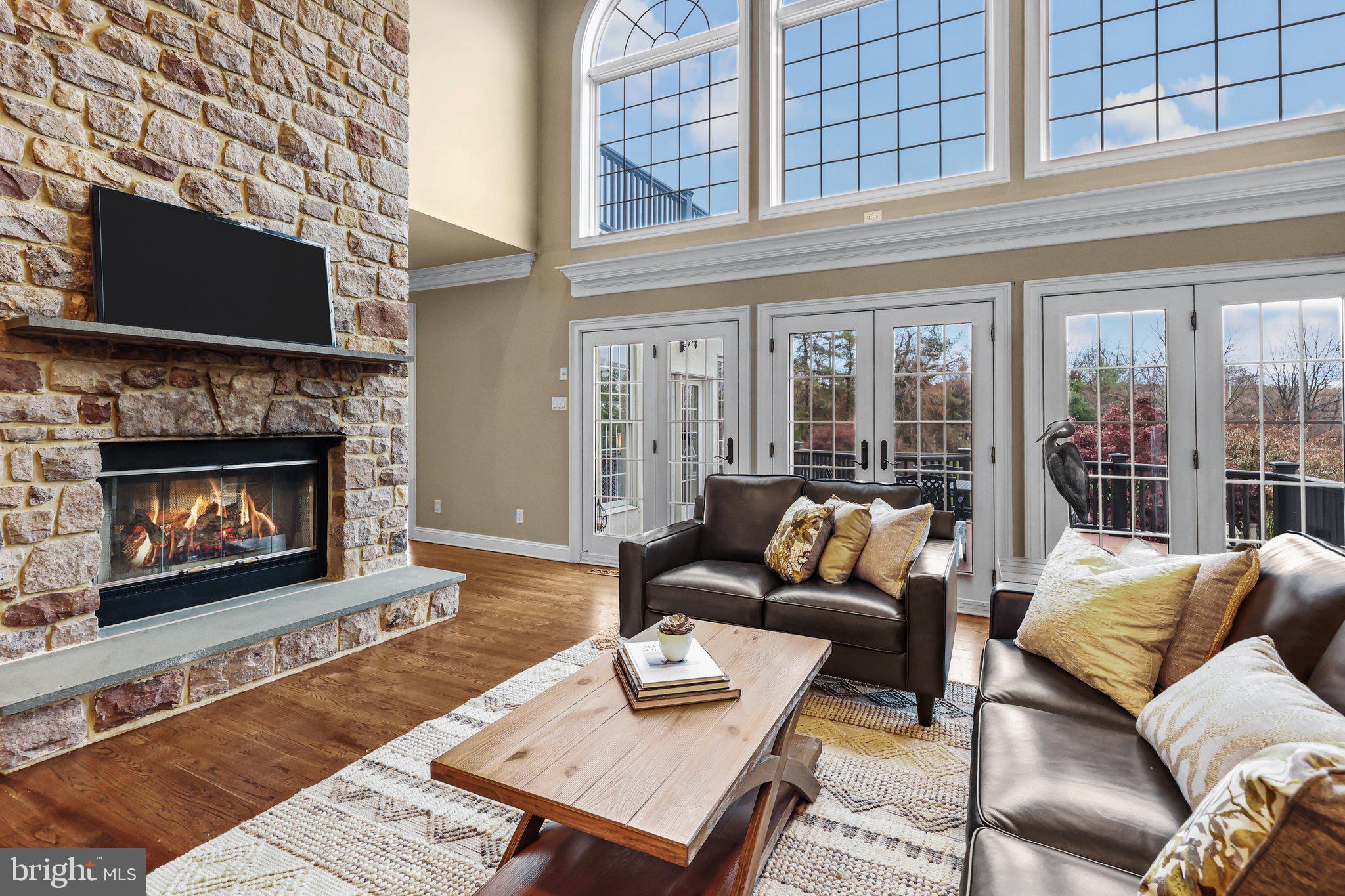 WINDY HOLLOW - Residential