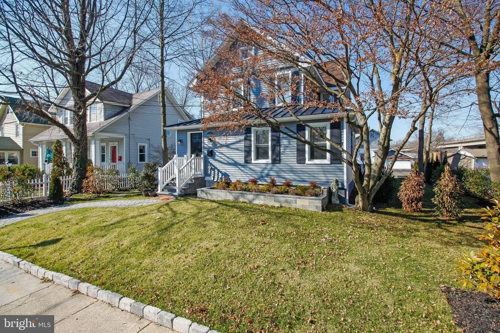 Photo of 105 W Crystal Lake Avenue, WESTMONT, NJ 08108 (MLS # NJCD2103456)