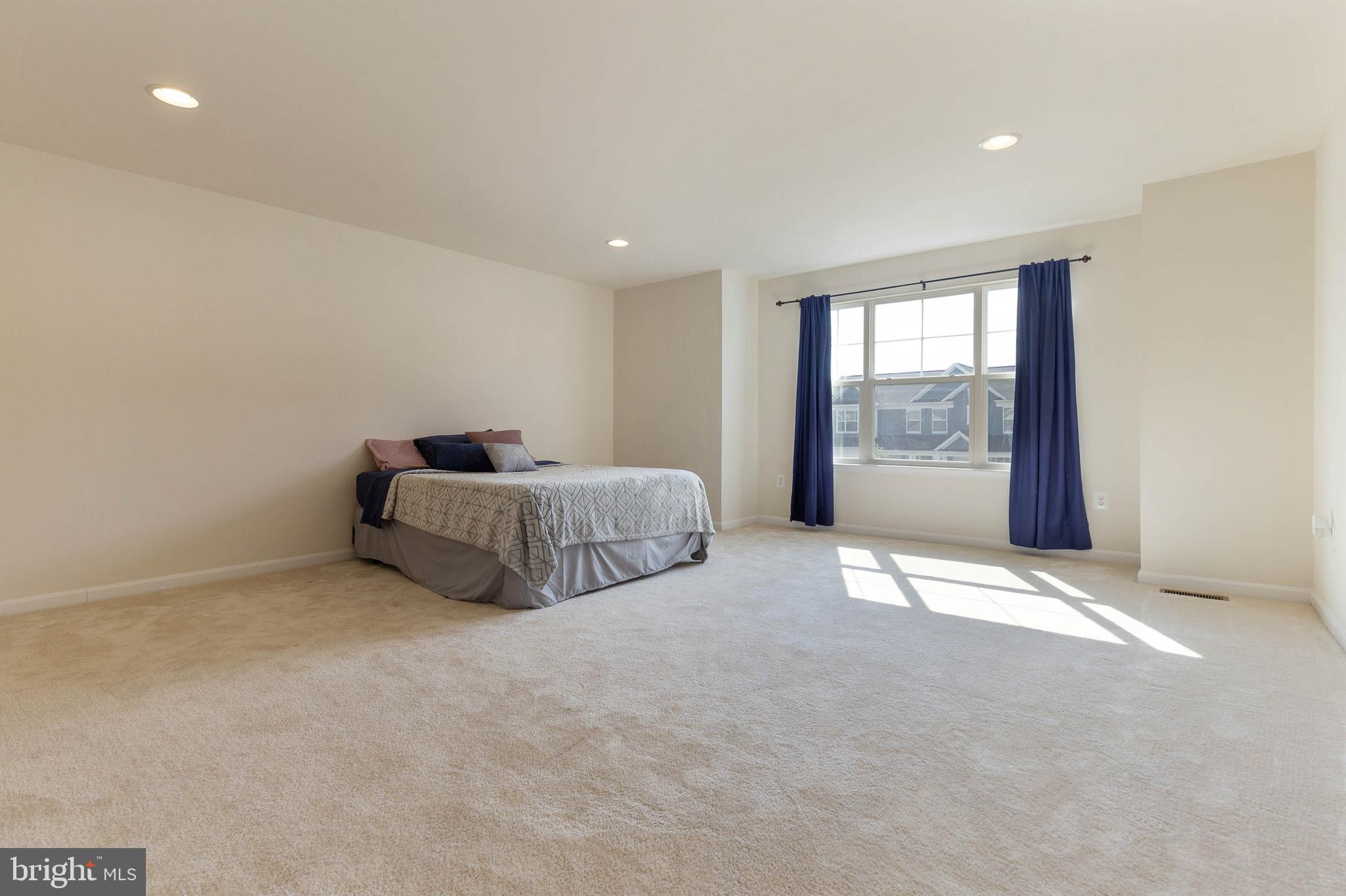 EAGLES POINTE WEST - Residential