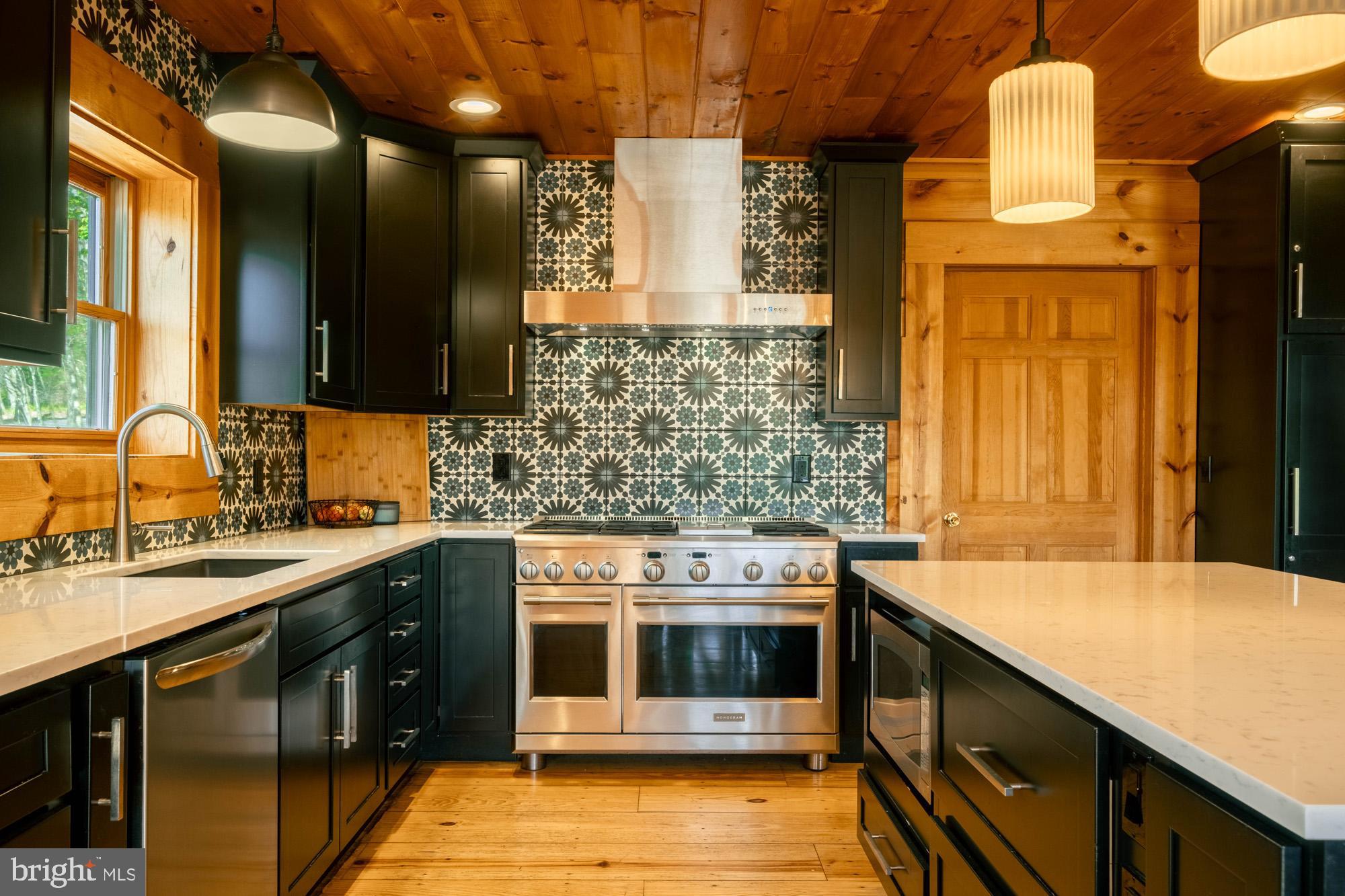 NORTHGLADE HILLS - Residential