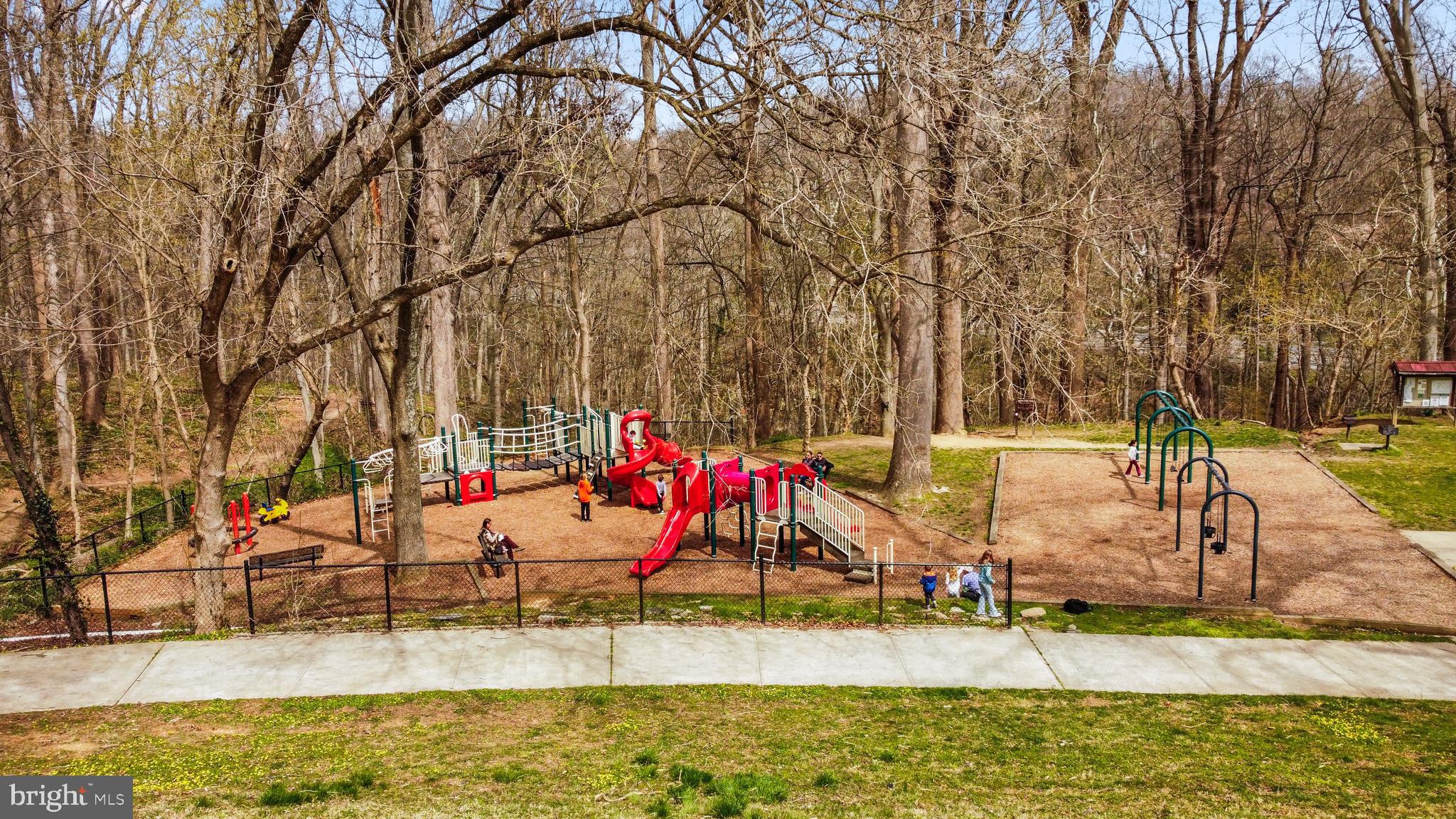 BANNOCKBURN HEIGHTS - Residential