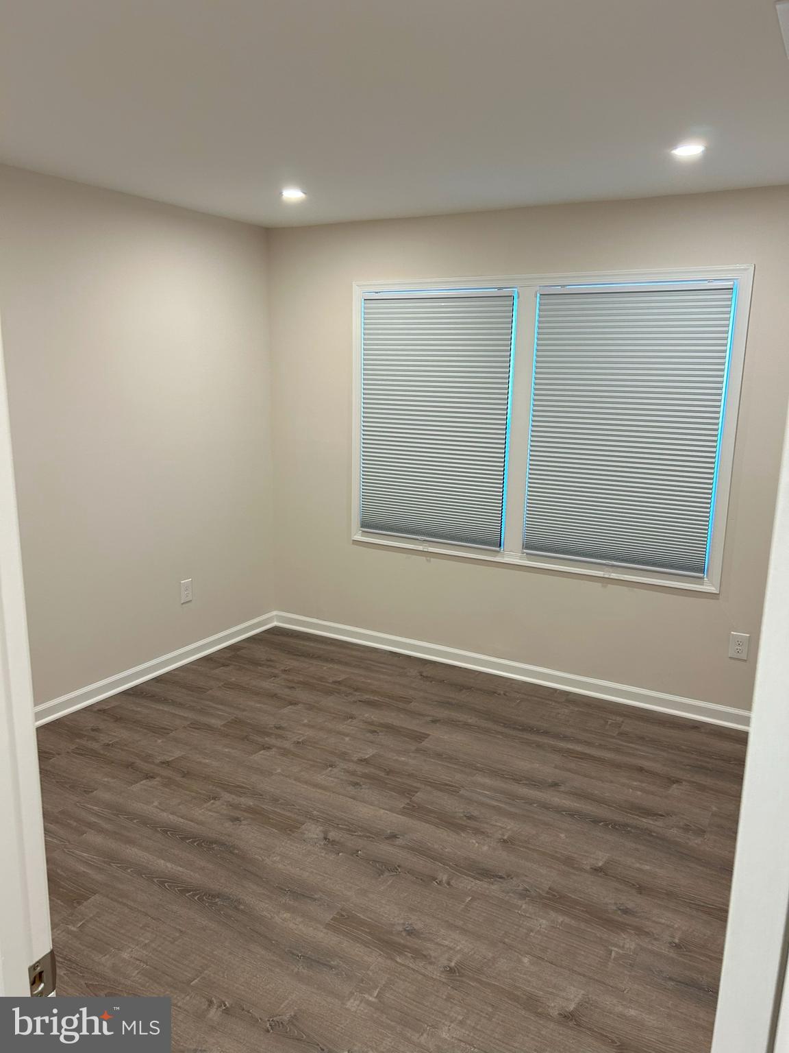 LINCOLN PARK - Residential Lease