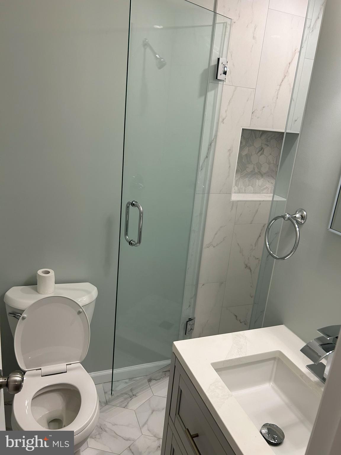 LINCOLN PARK - Residential Lease