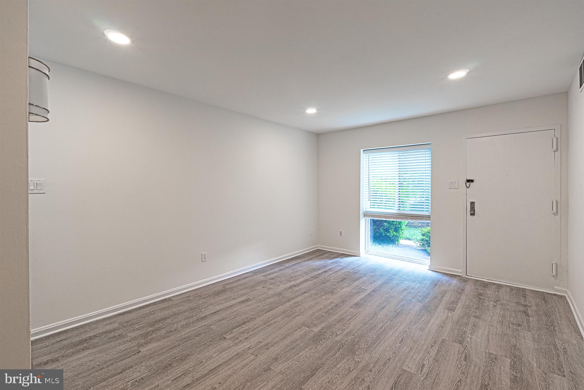 EDSALL BLUFF - Residential Lease