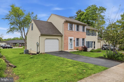 Townhouse For Sale - 115 Poplar Street<br/> MANCHESTER, PA 17345