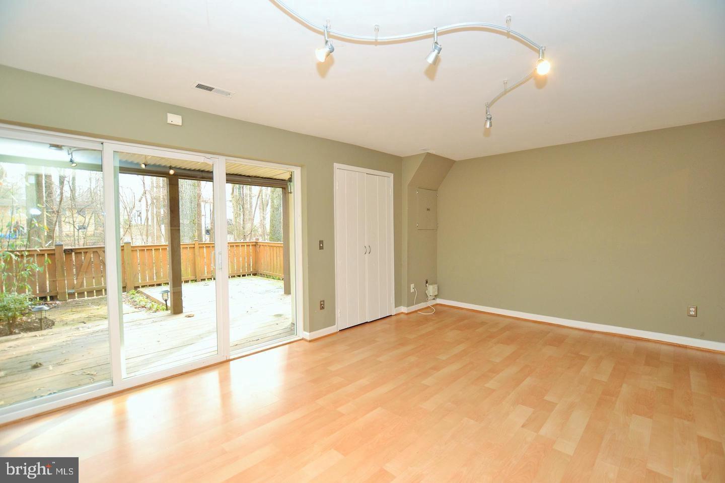 GENERATION TOWNHOUSES - Residential