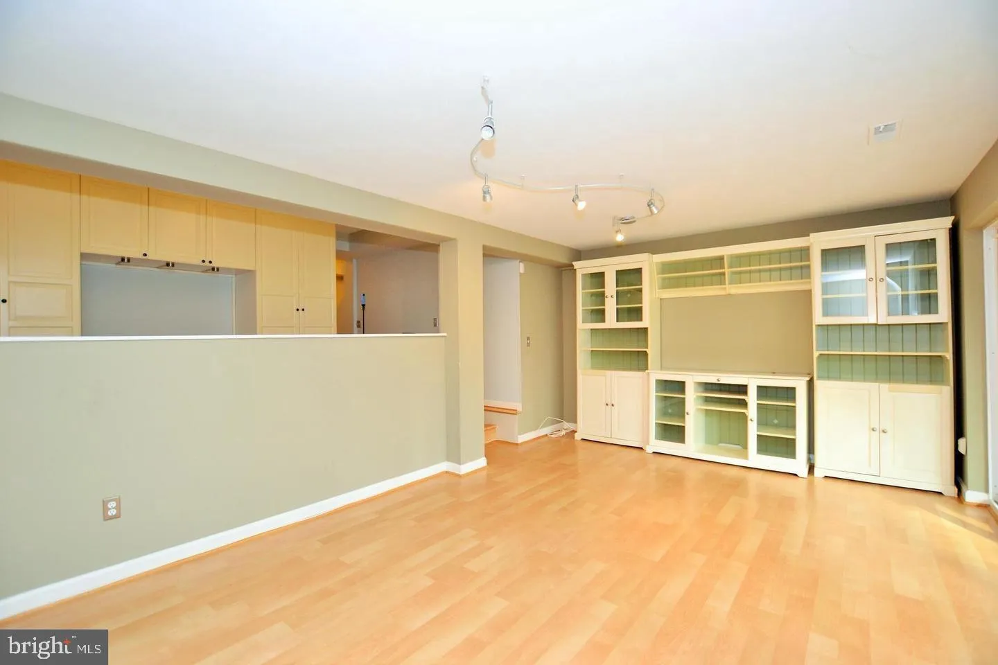 Reston, Virginia 20191, United States, 3 Bedrooms Bedrooms, ,4 BathroomsBathrooms,Residential,Active,239631