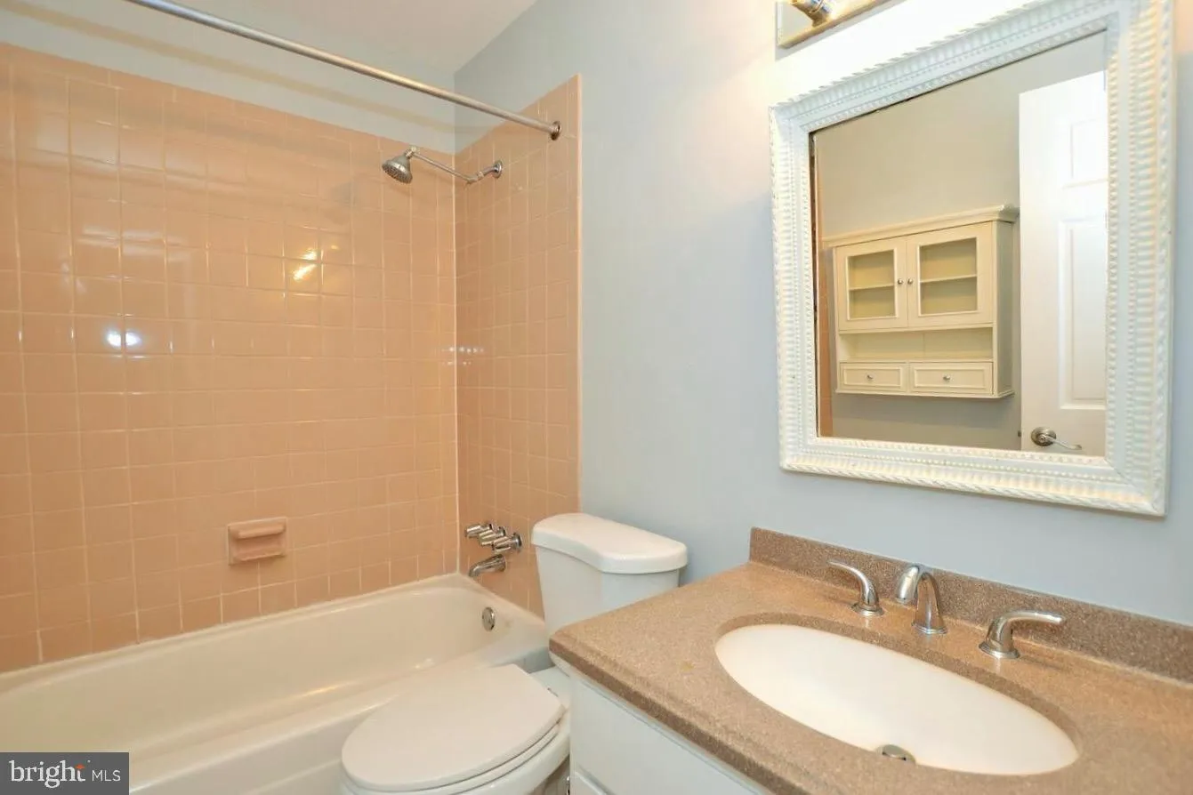 Reston, Virginia 20191, United States, 3 Bedrooms Bedrooms, ,4 BathroomsBathrooms,Residential,Active,239631