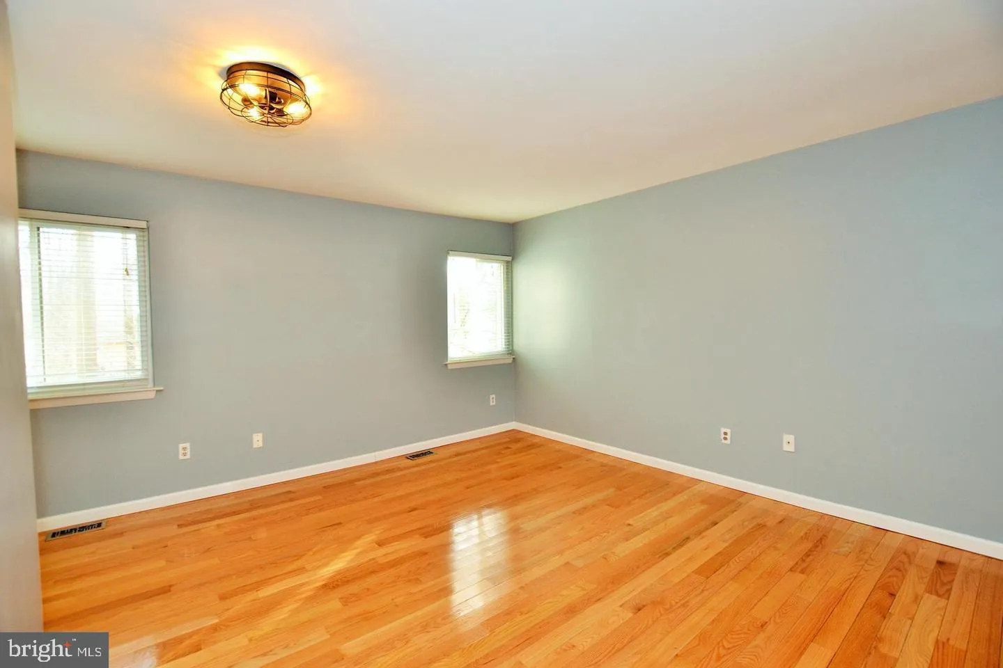 Reston, Virginia 20191, United States, 3 Bedrooms Bedrooms, ,4 BathroomsBathrooms,Residential,Active,239631