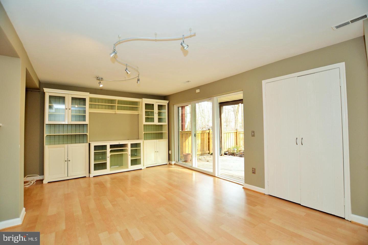 GENERATION TOWNHOUSES - Residential