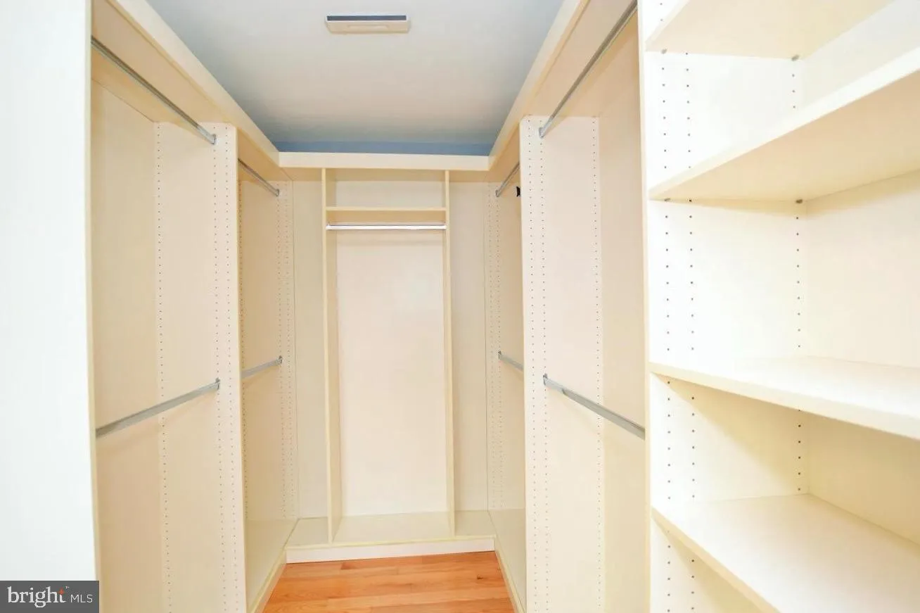 Reston, Virginia 20191, United States, 3 Bedrooms Bedrooms, ,4 BathroomsBathrooms,Residential,Active,239631