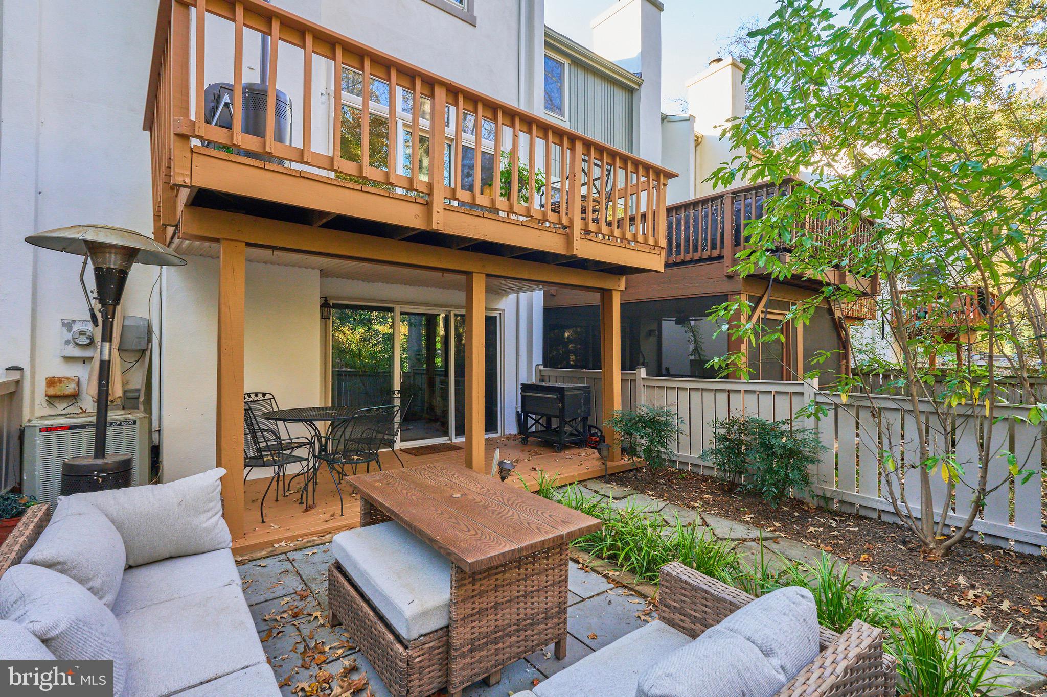 GENERATION TOWNHOUSES - Residential