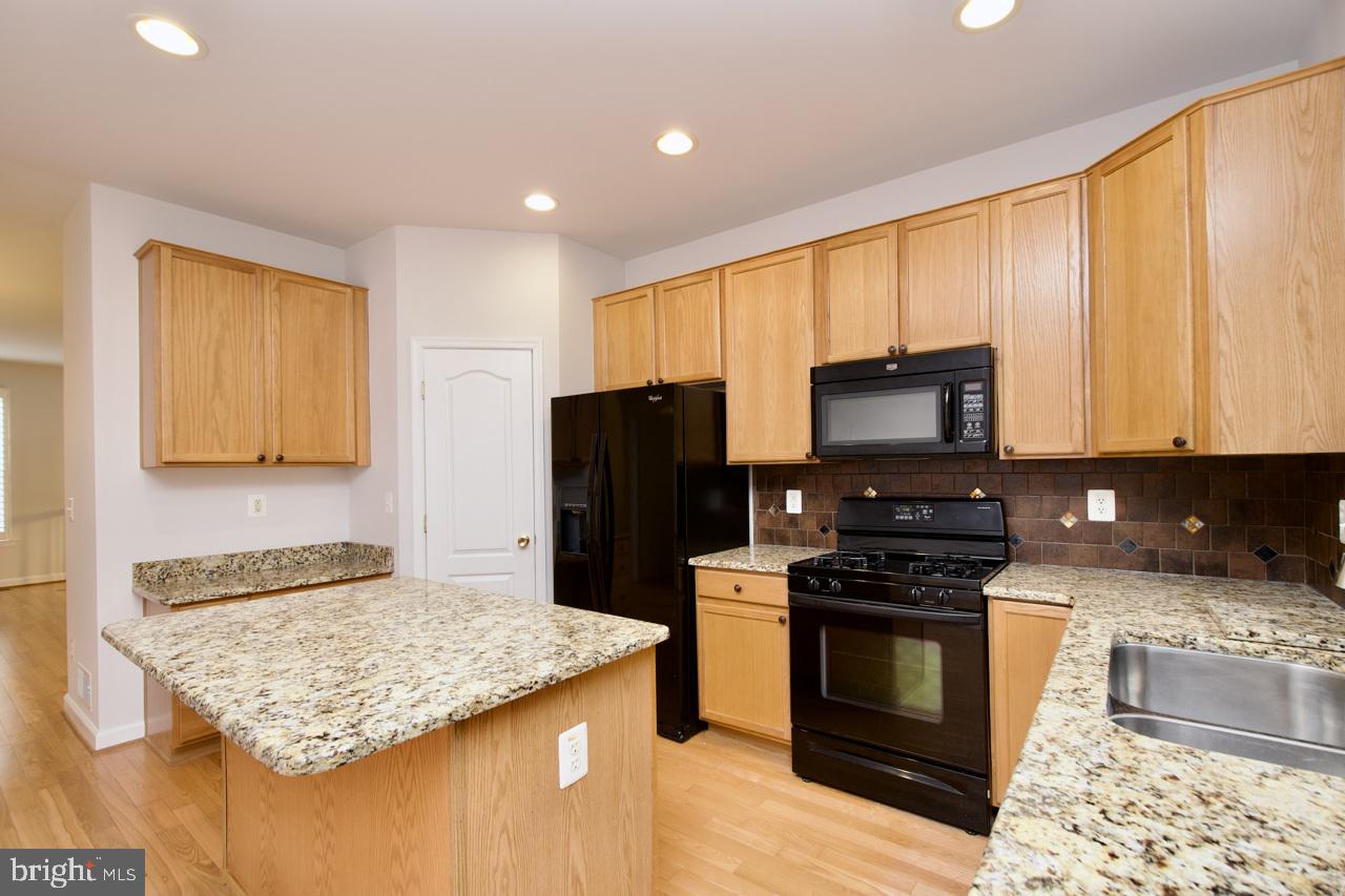 GROVE AT HUNTLEY MEADOWS - Residential Lease