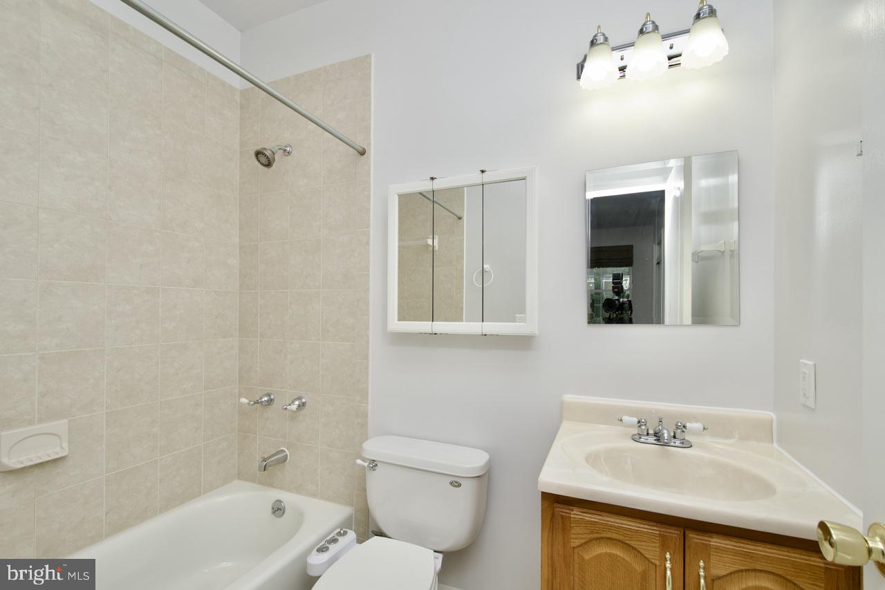 GROVE AT HUNTLEY MEADOWS - Residential Lease