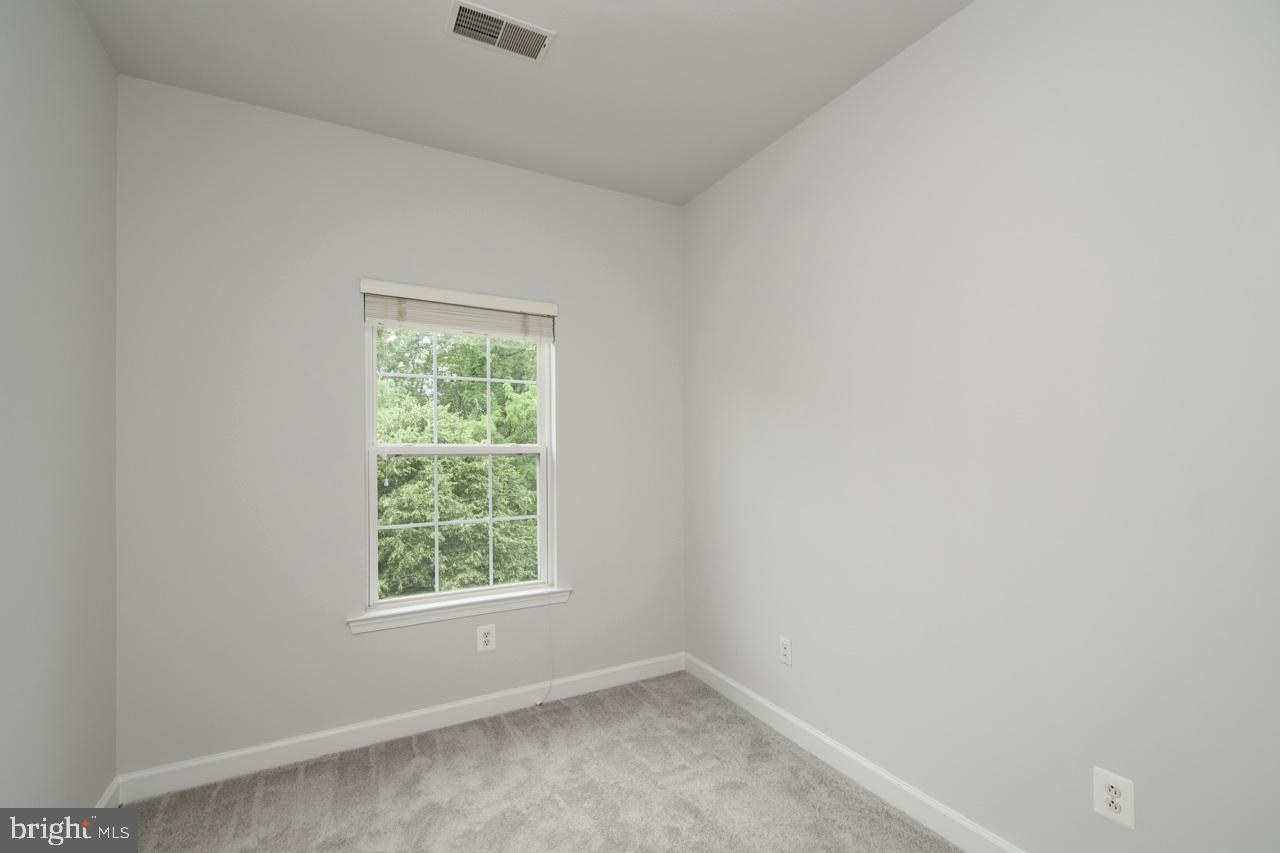 GROVE AT HUNTLEY MEADOWS - Residential Lease