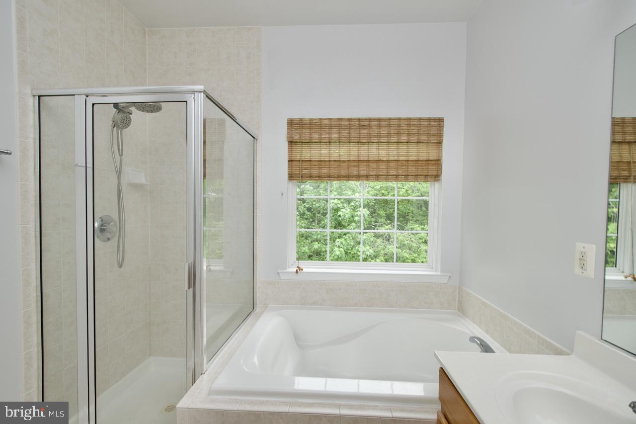 GROVE AT HUNTLEY MEADOWS - Residential Lease