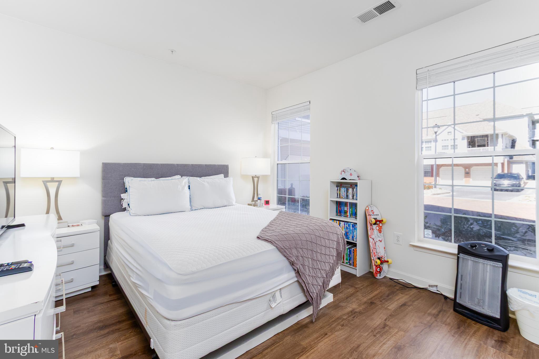 HOLLINGTON - Residential