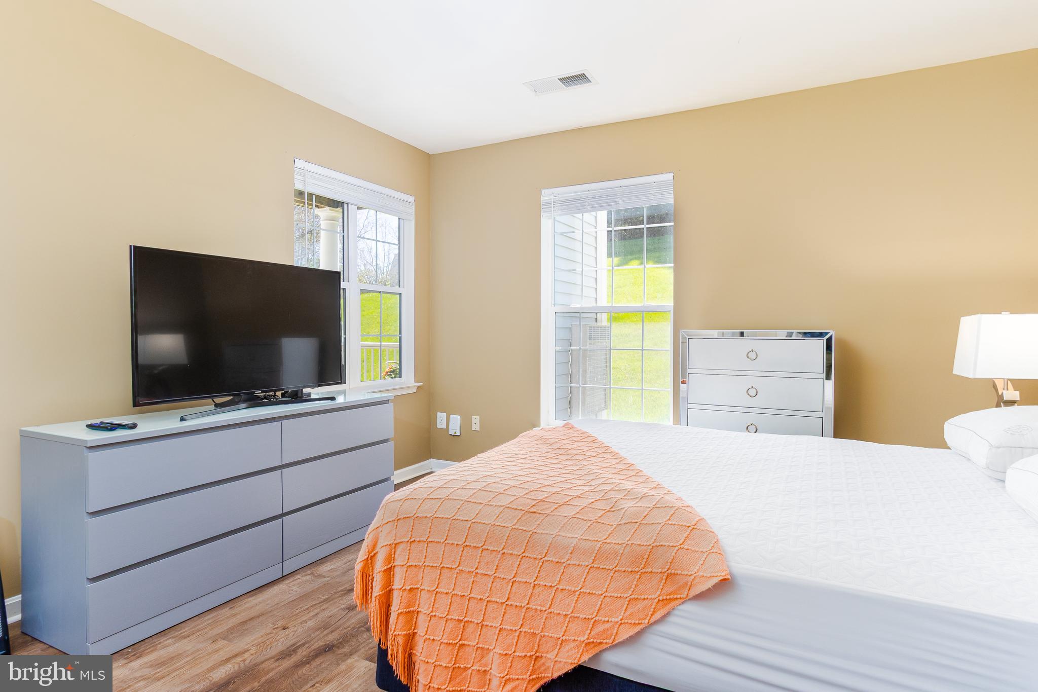 HOLLINGTON - Residential