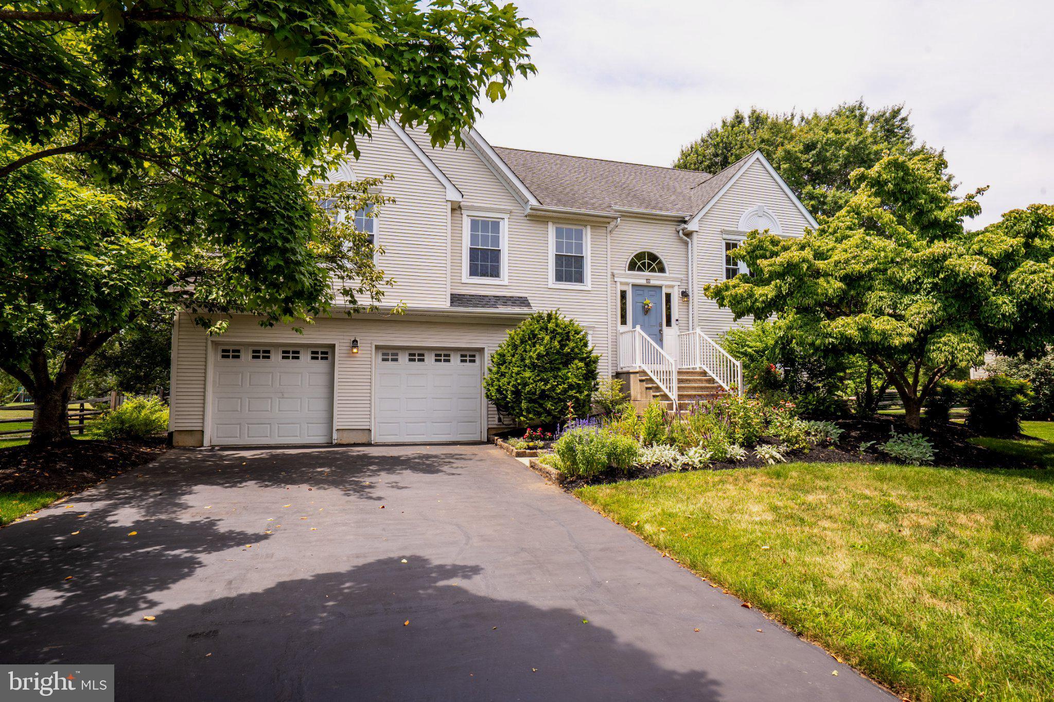 8 AMBERFIELD ROAD