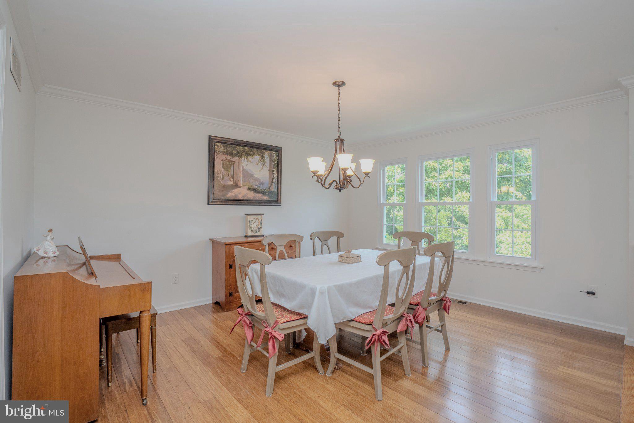 8 AMBERFIELD ROAD