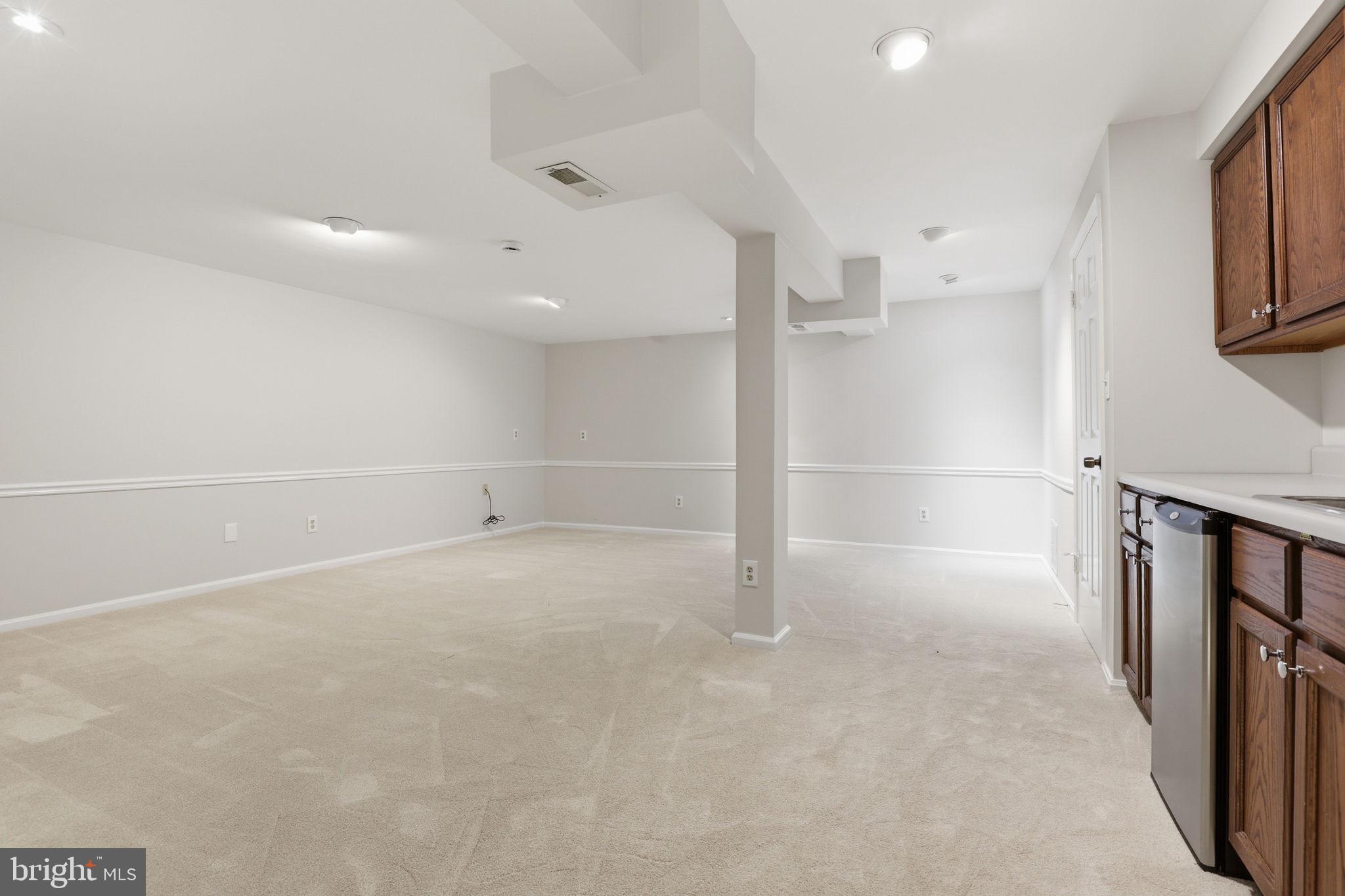 VIENNA OAKS - Residential