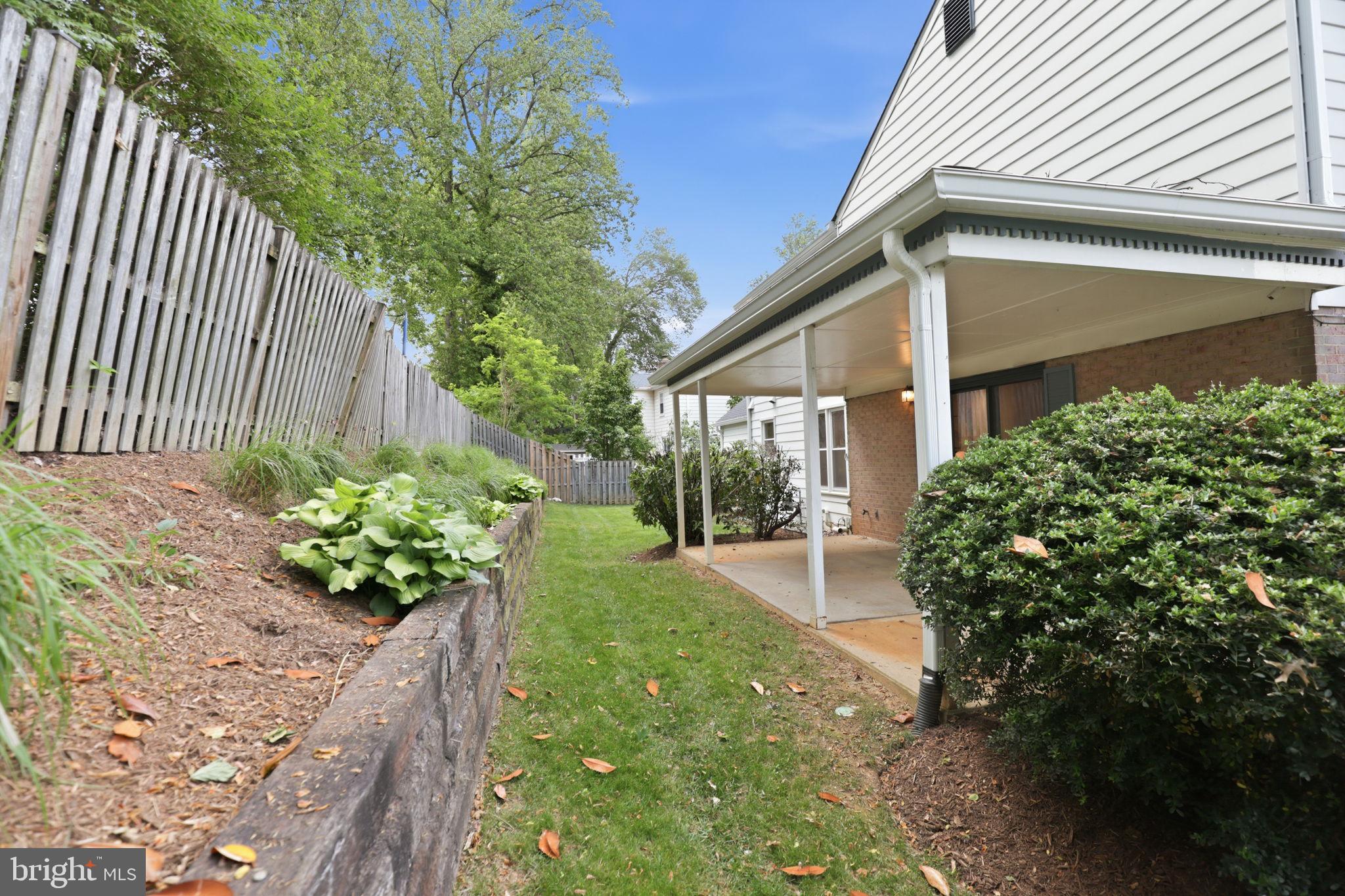 VIENNA OAKS - Residential