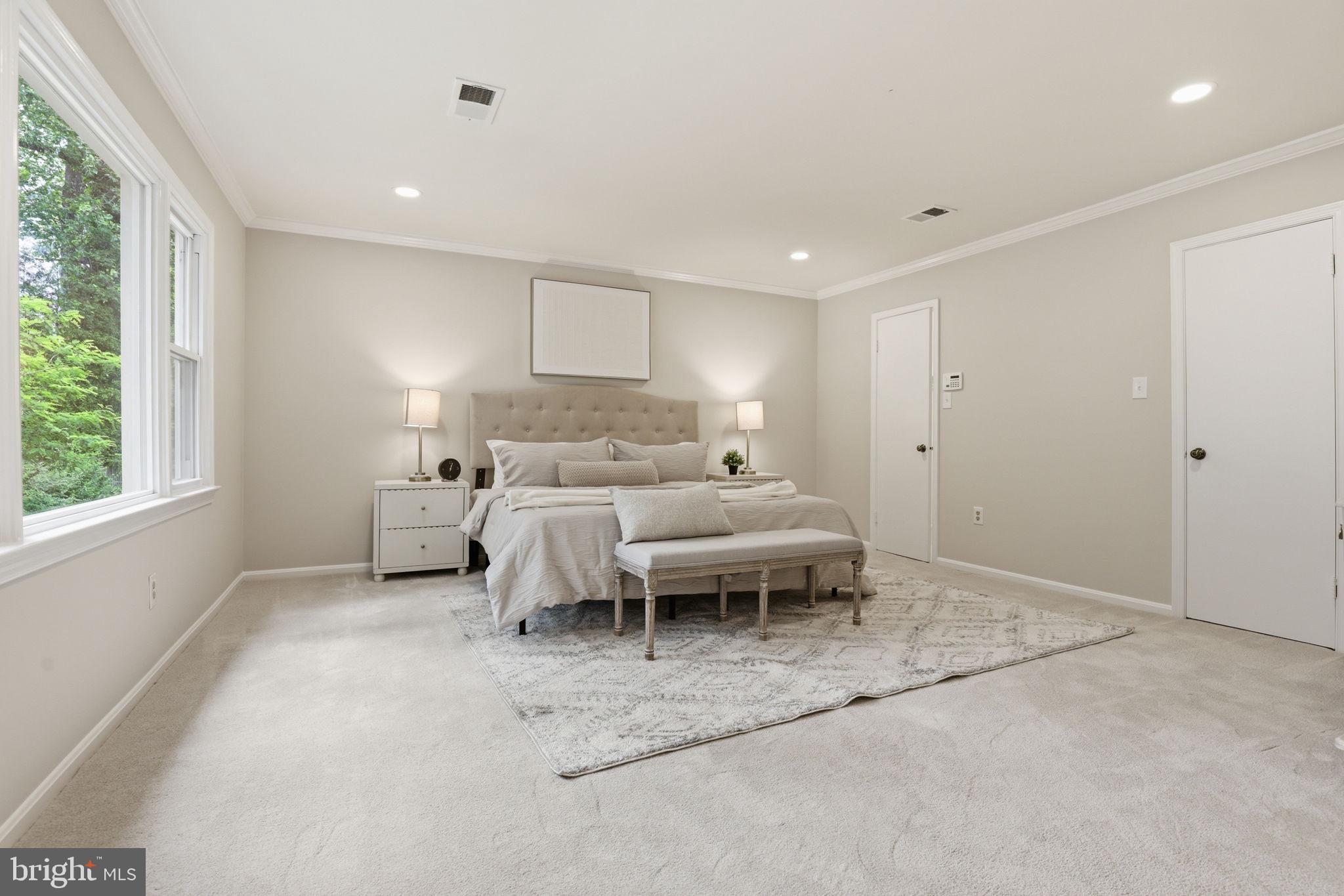 VIENNA OAKS - Residential