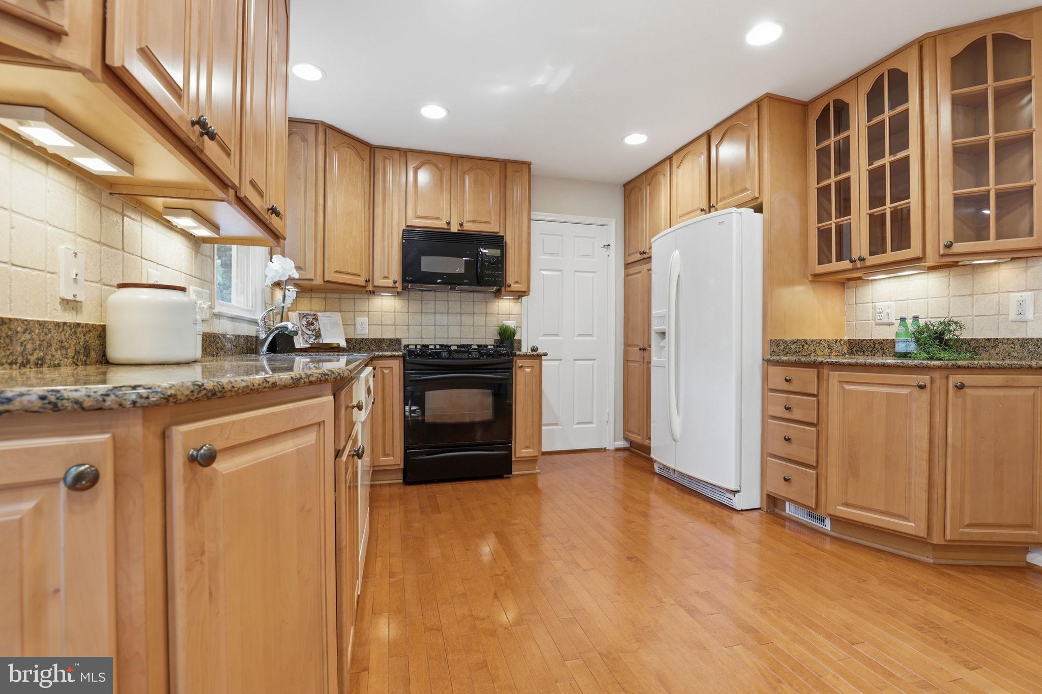 VIENNA OAKS - Residential