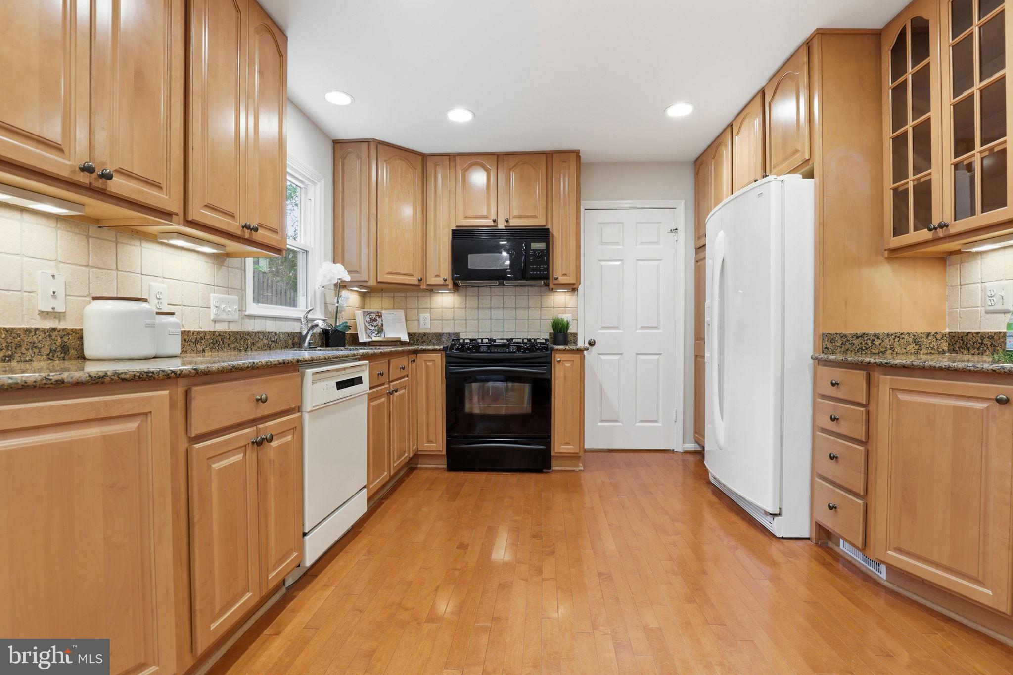 VIENNA OAKS - Residential