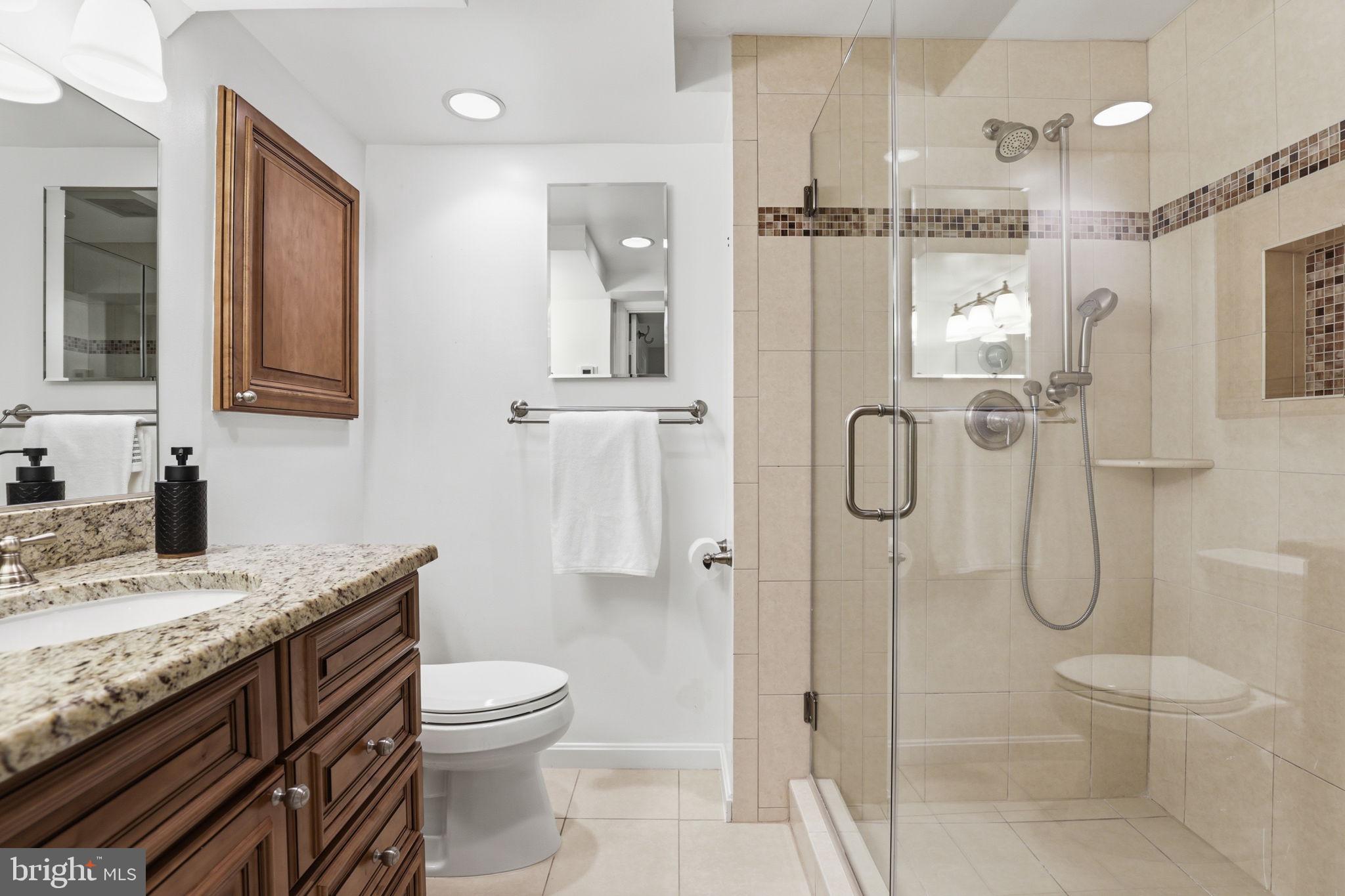 VIENNA OAKS - Residential