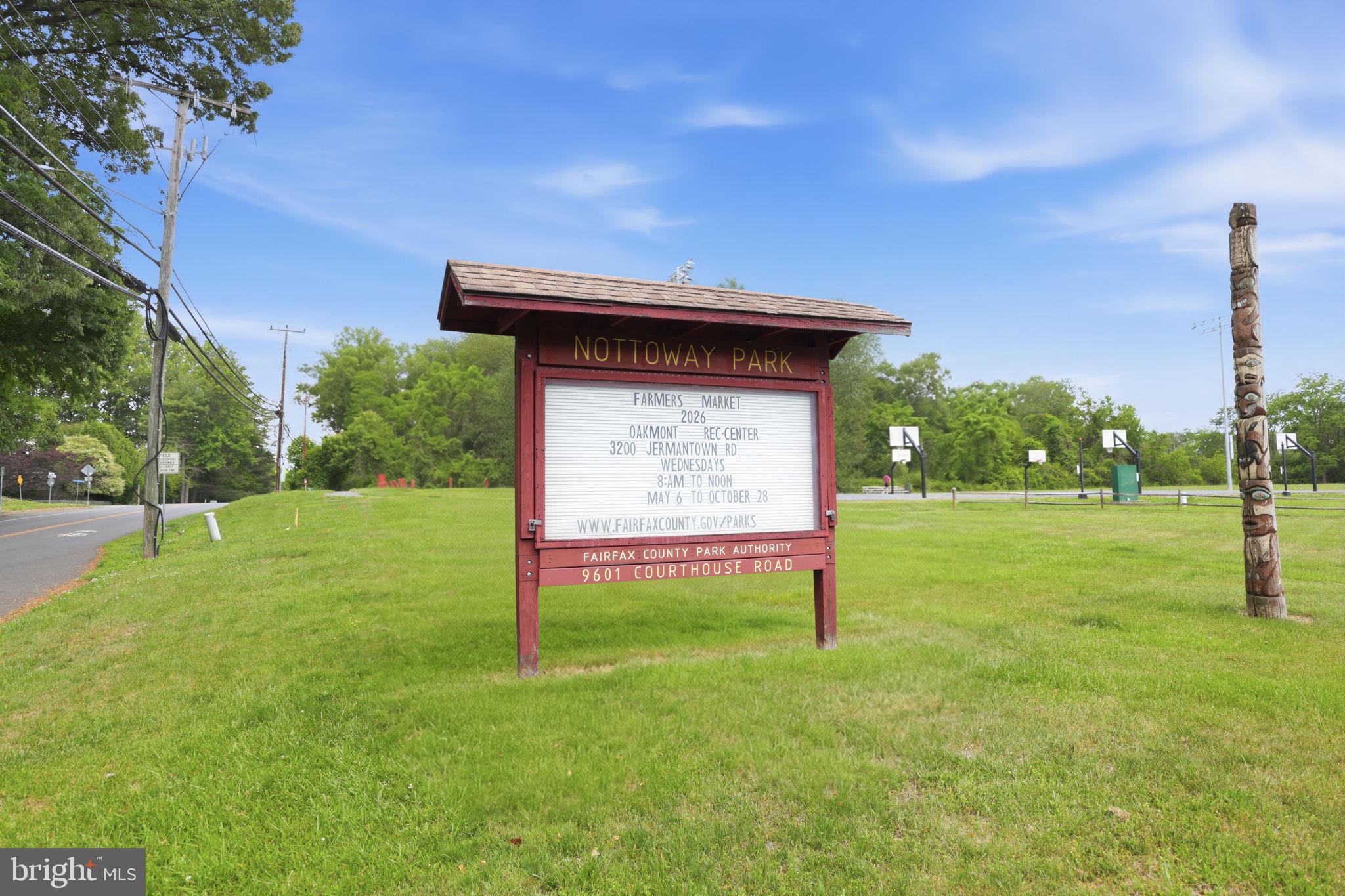 VIENNA OAKS - Residential